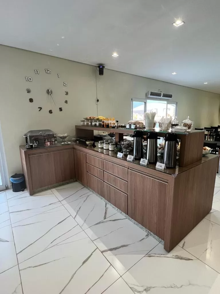 Restaurant/Places to Eat in Rametta Hotel