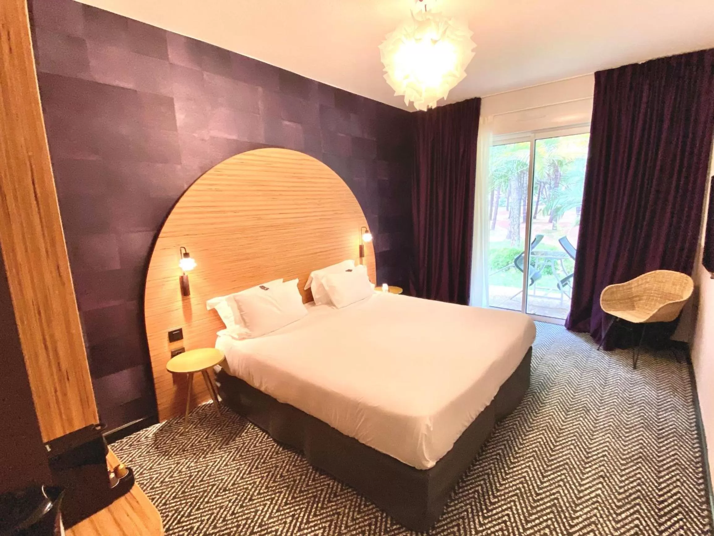 Property building, Bed in GOLF HOTEL