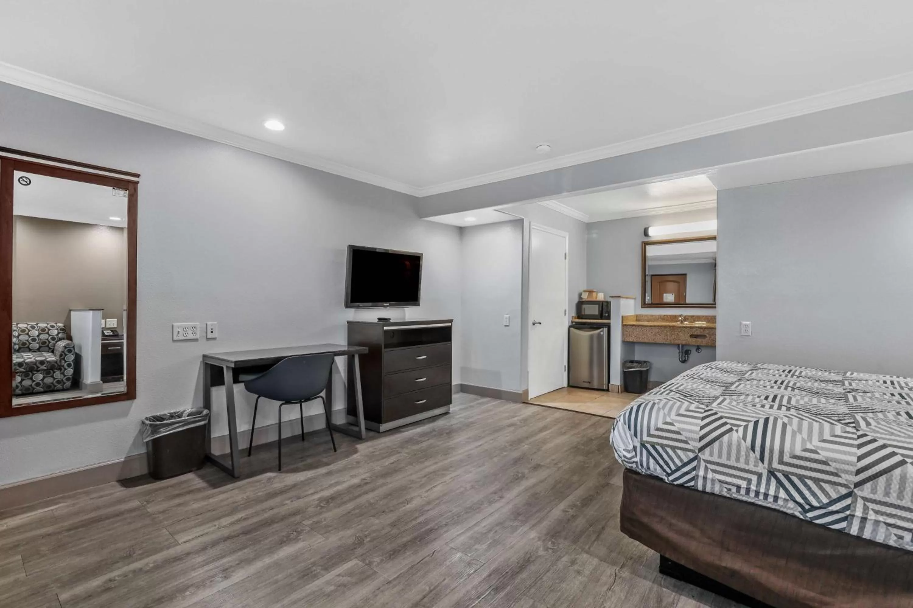 Bedroom, Bed in Motel 6 Carlsbad, Ca- North