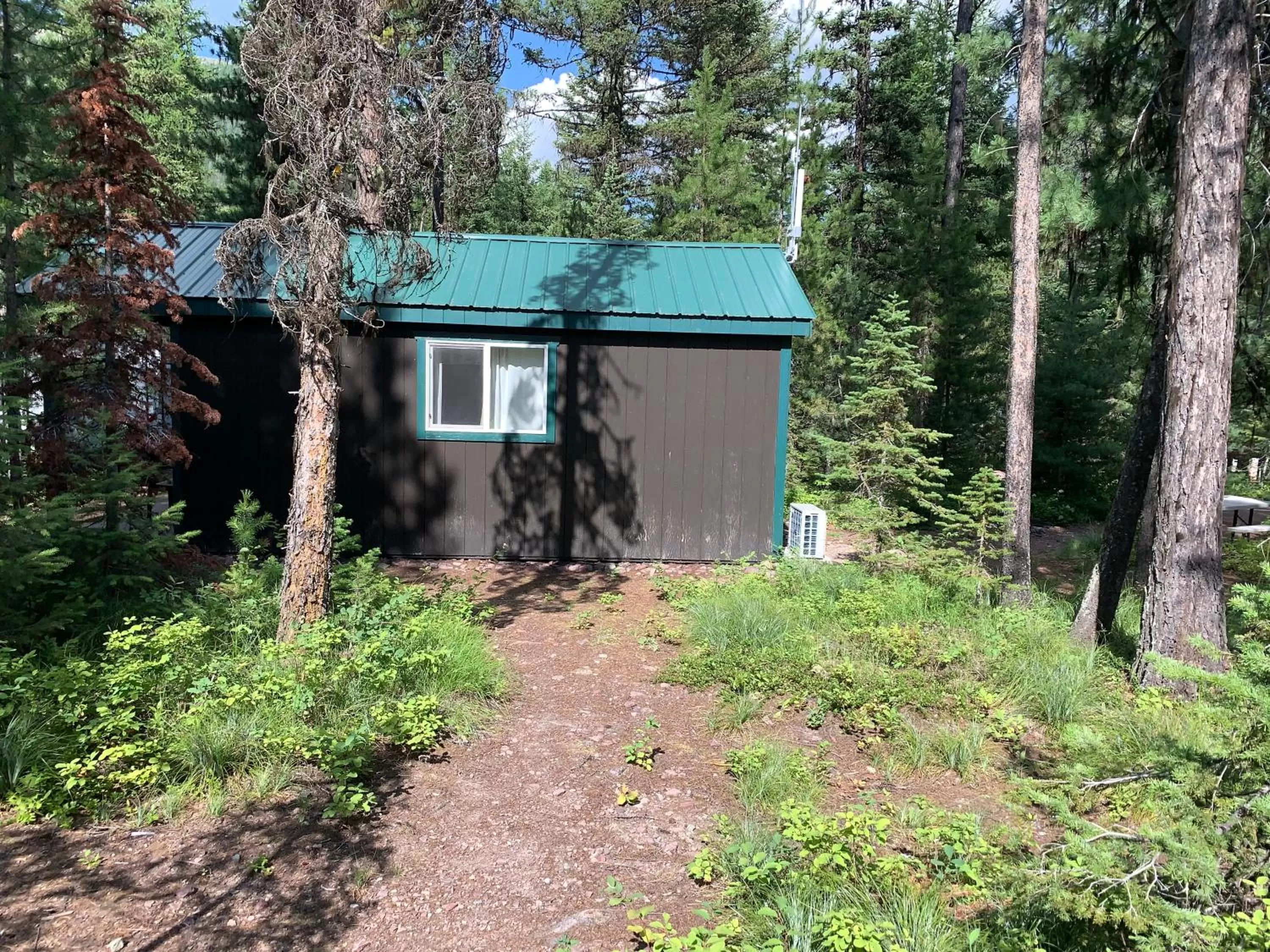 Property building in Glacier Haven Inn