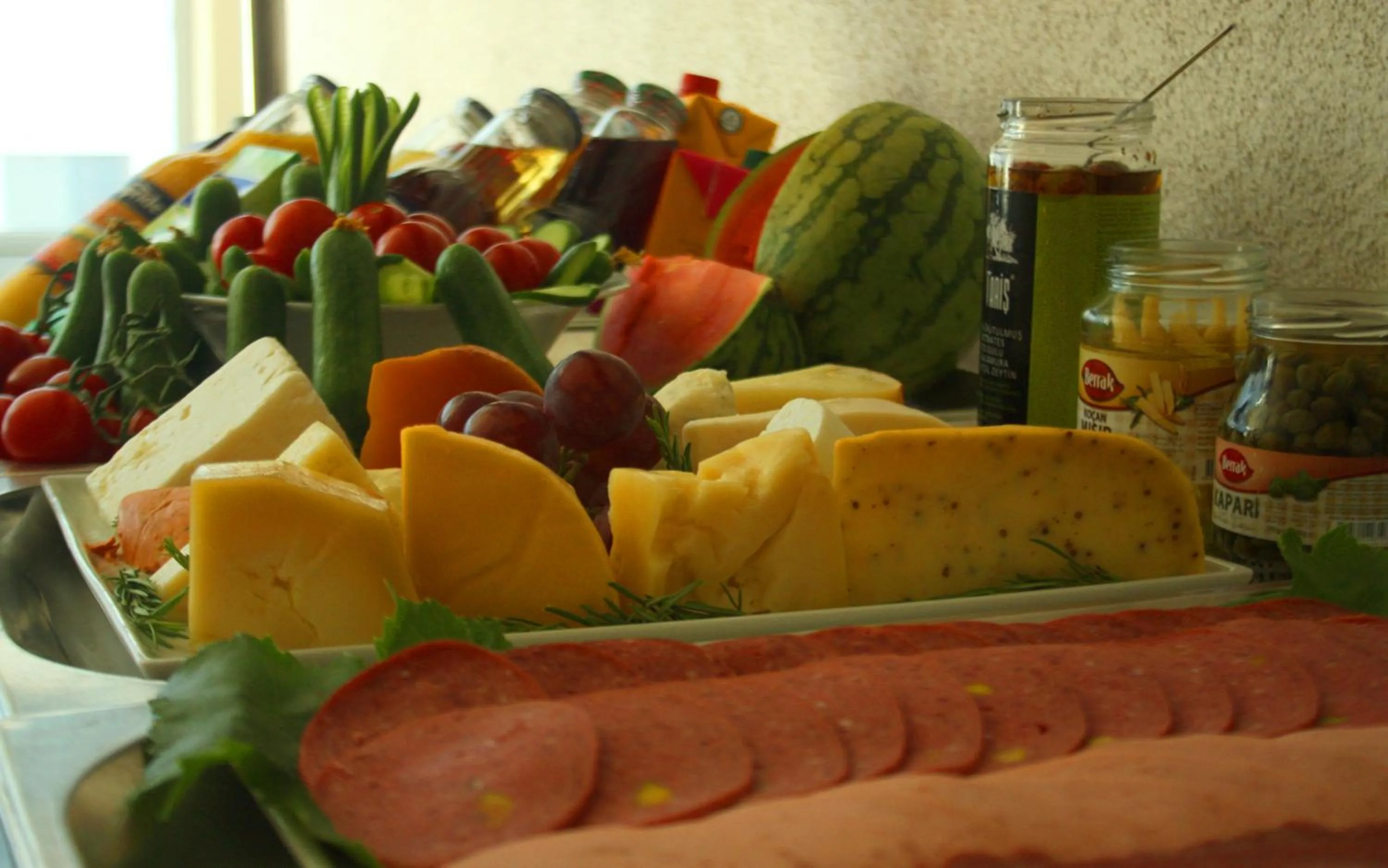 Restaurant/places to eat in Marmara Deluxe Hotel