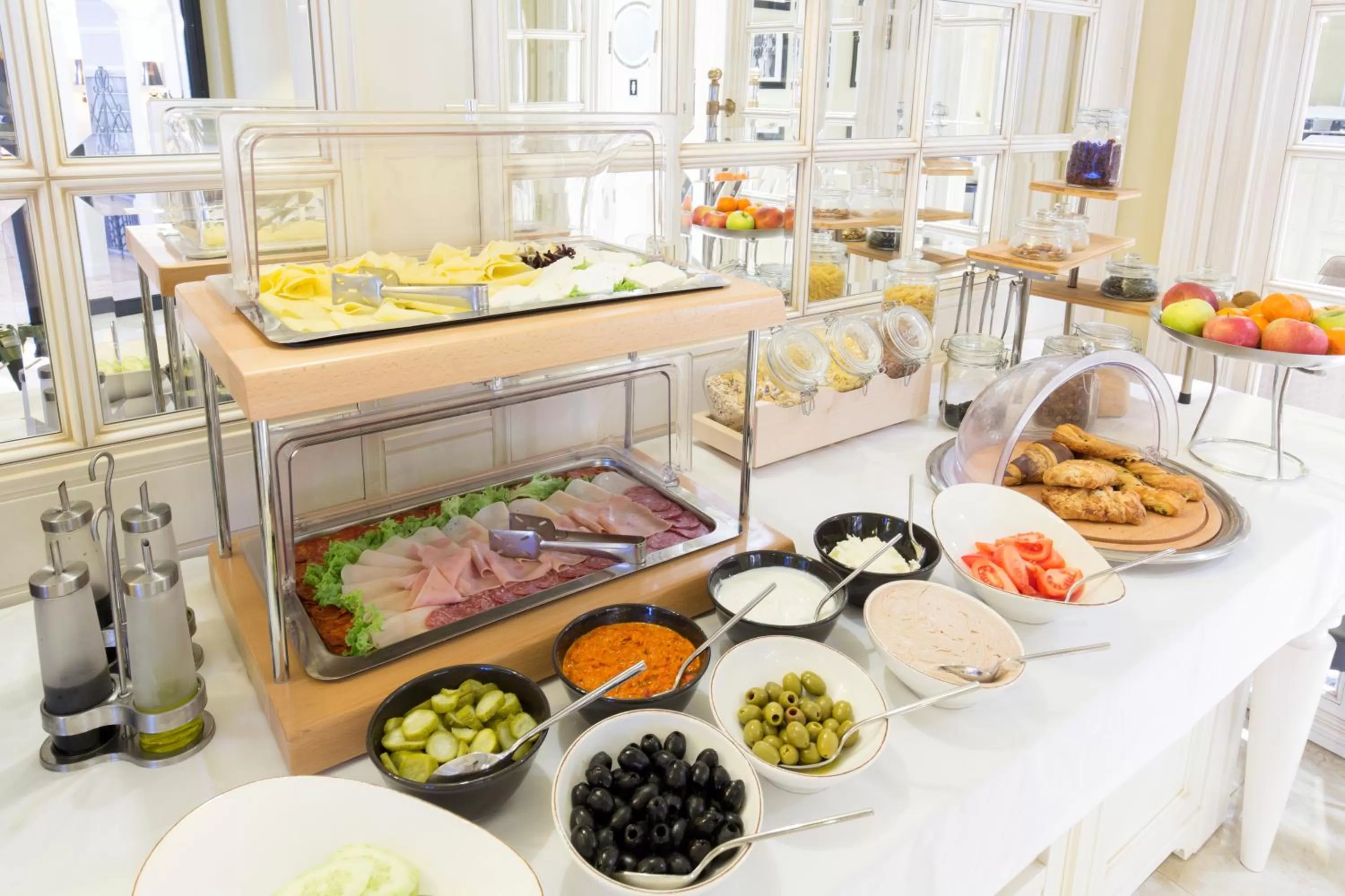 Food in Xenon Hotel & SPA