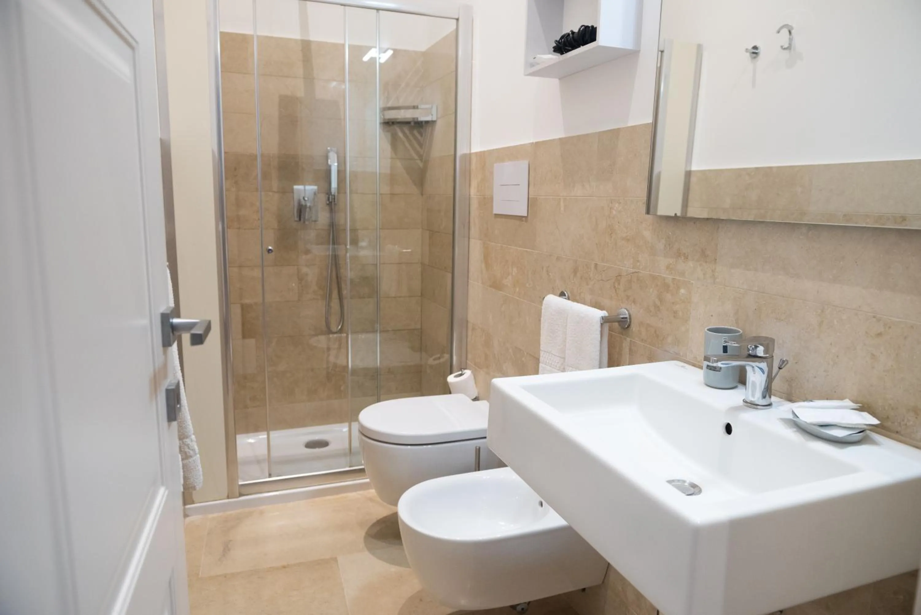 Bathroom in ZIBIBBO SUITES & ROOMS - Aparthotel in Centro Storico a Trapani