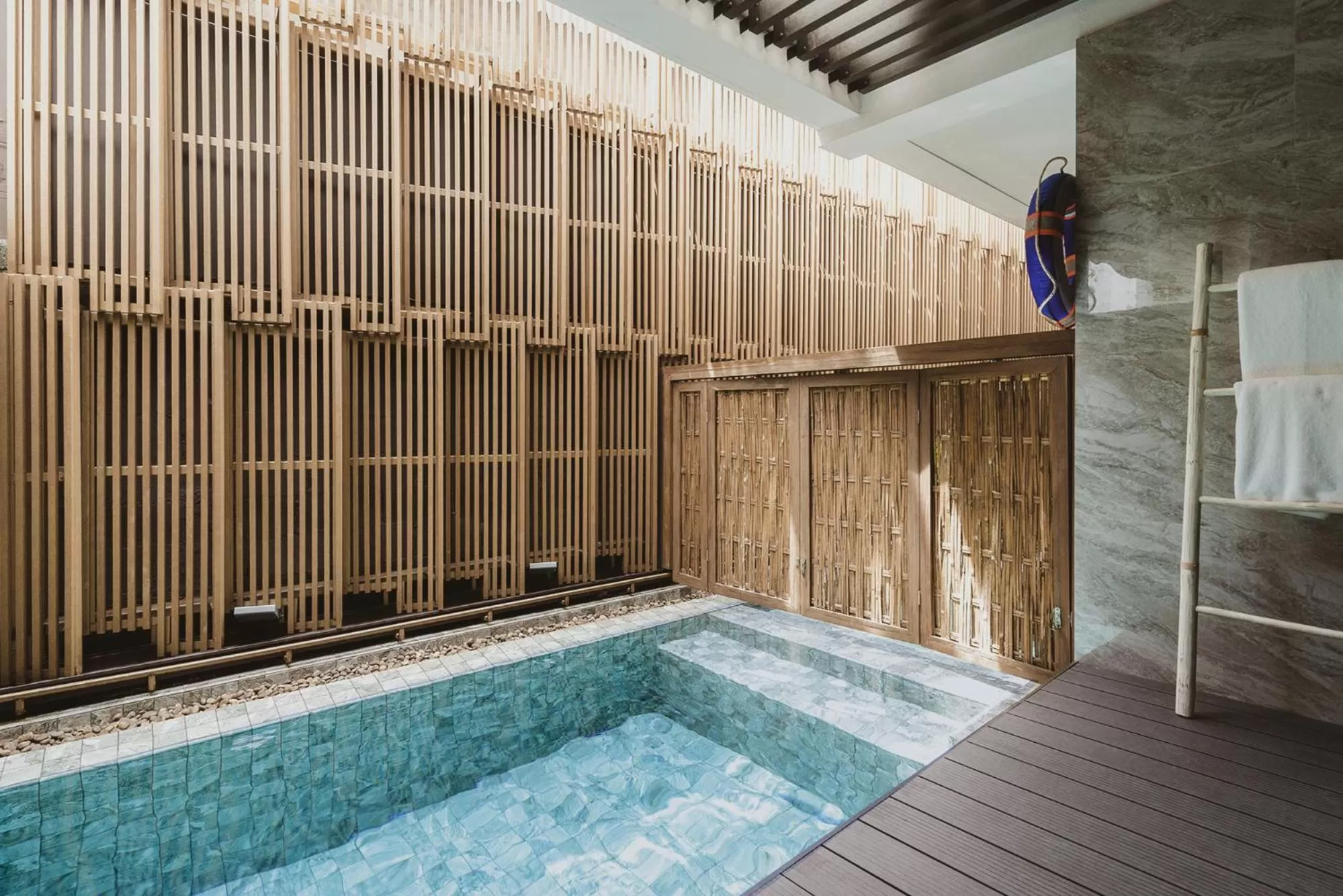 Swimming pool in THEE Vijit Lanna by TH District