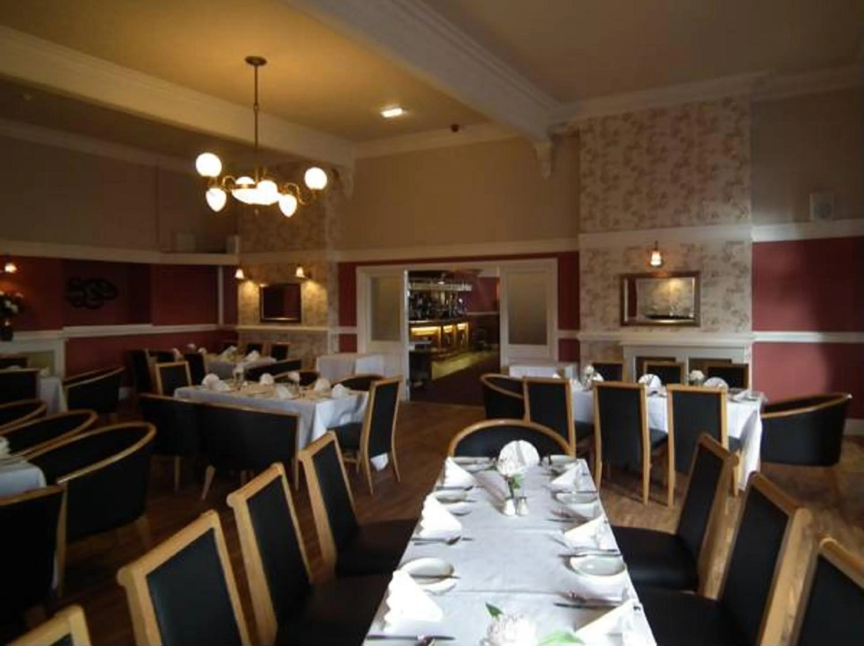 Restaurant/places to eat in The North Euston Hotel