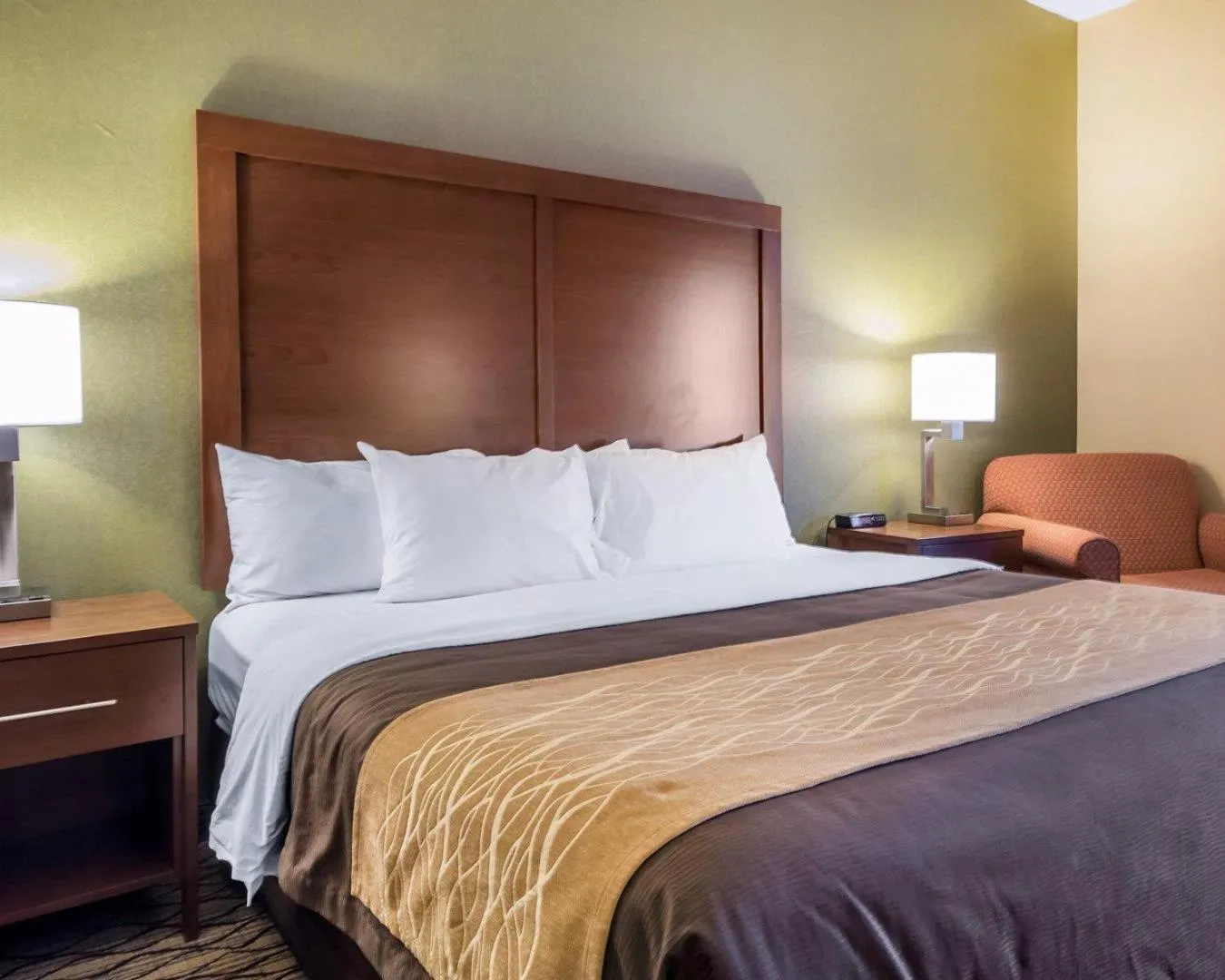 King Room - Non-Smoking in Comfort Inn Winchester