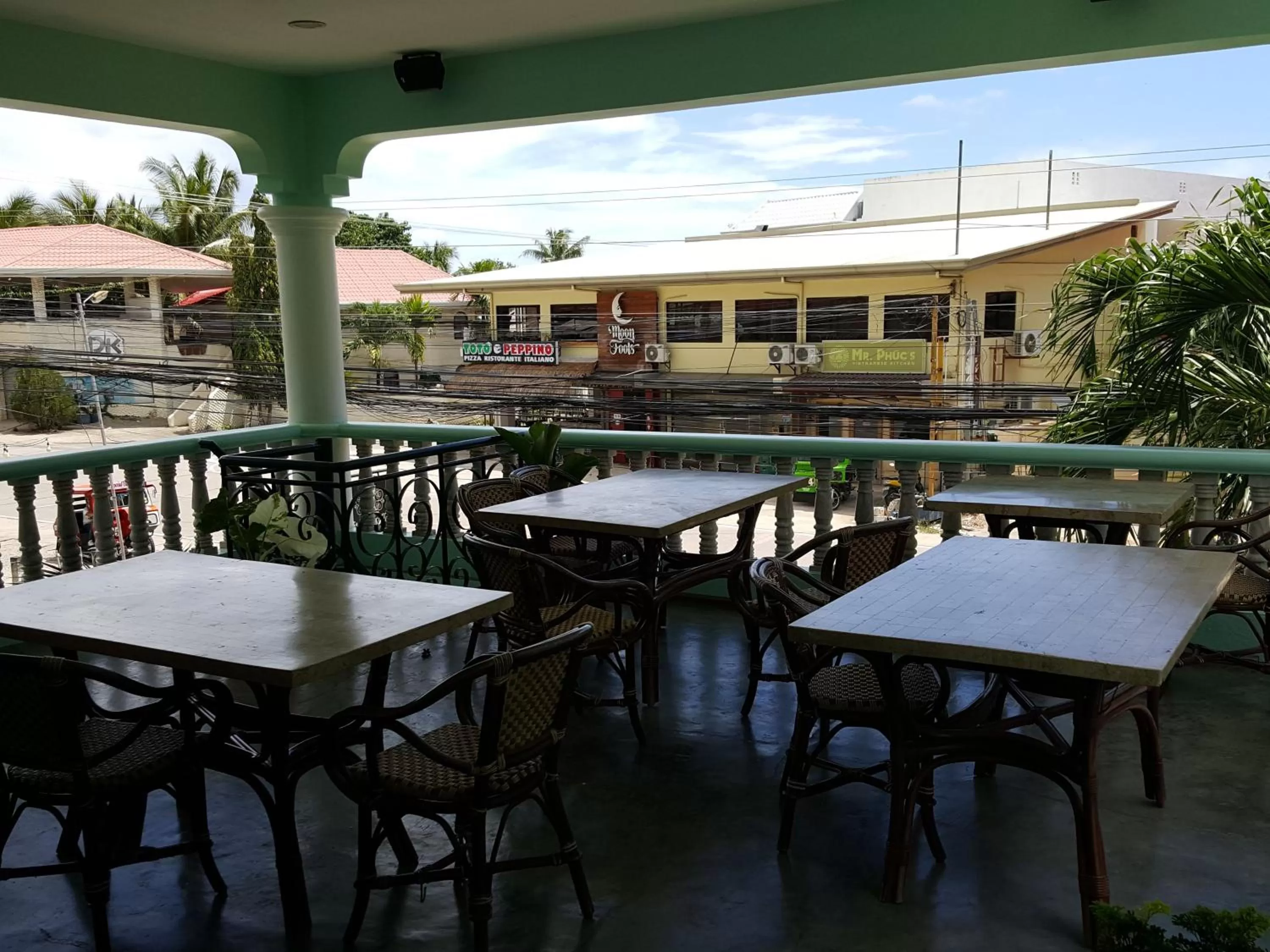 Restaurant/places to eat in Citadel Alona Inn