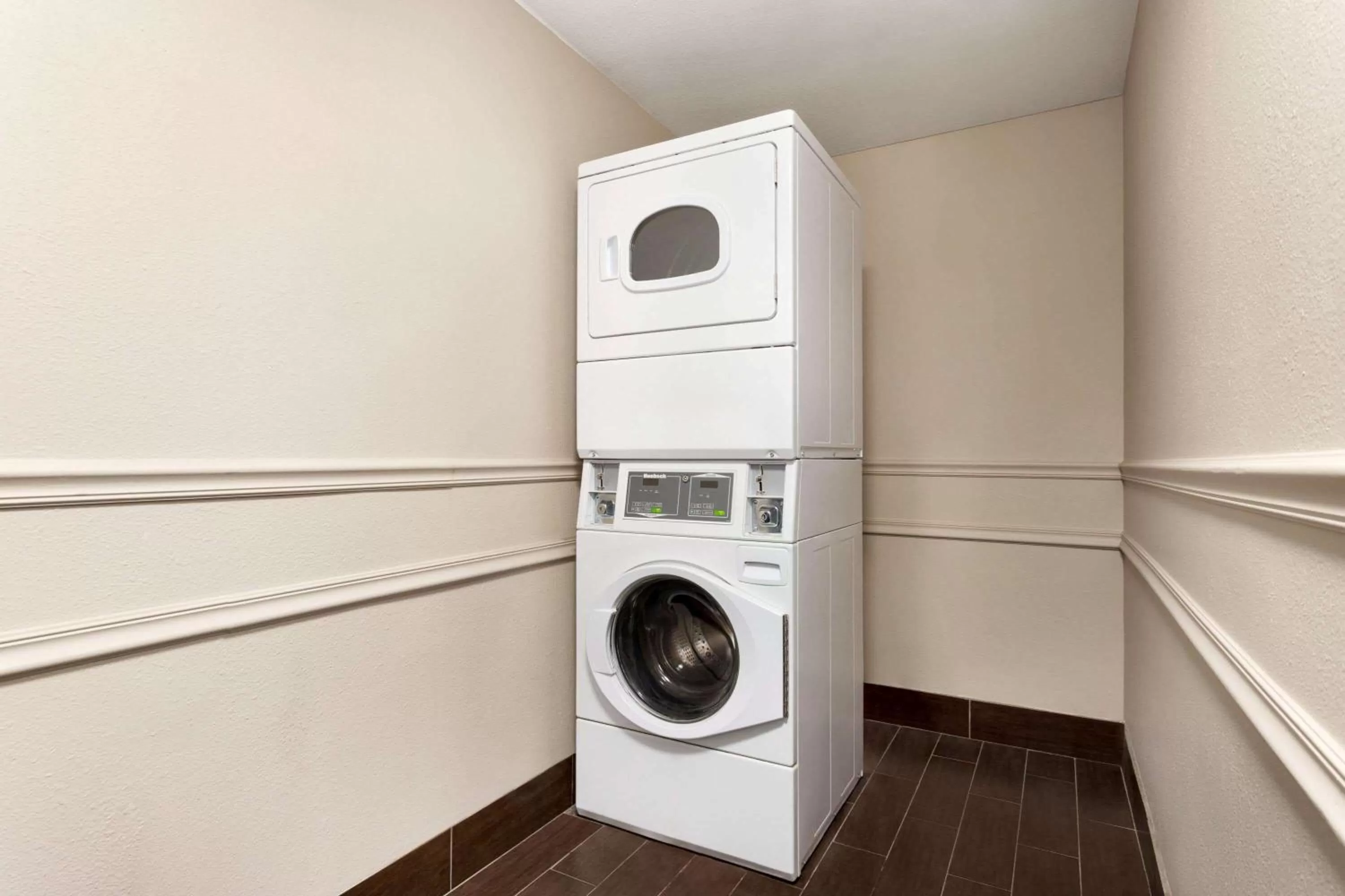 laundry in Luxe Studios Nashville Airport