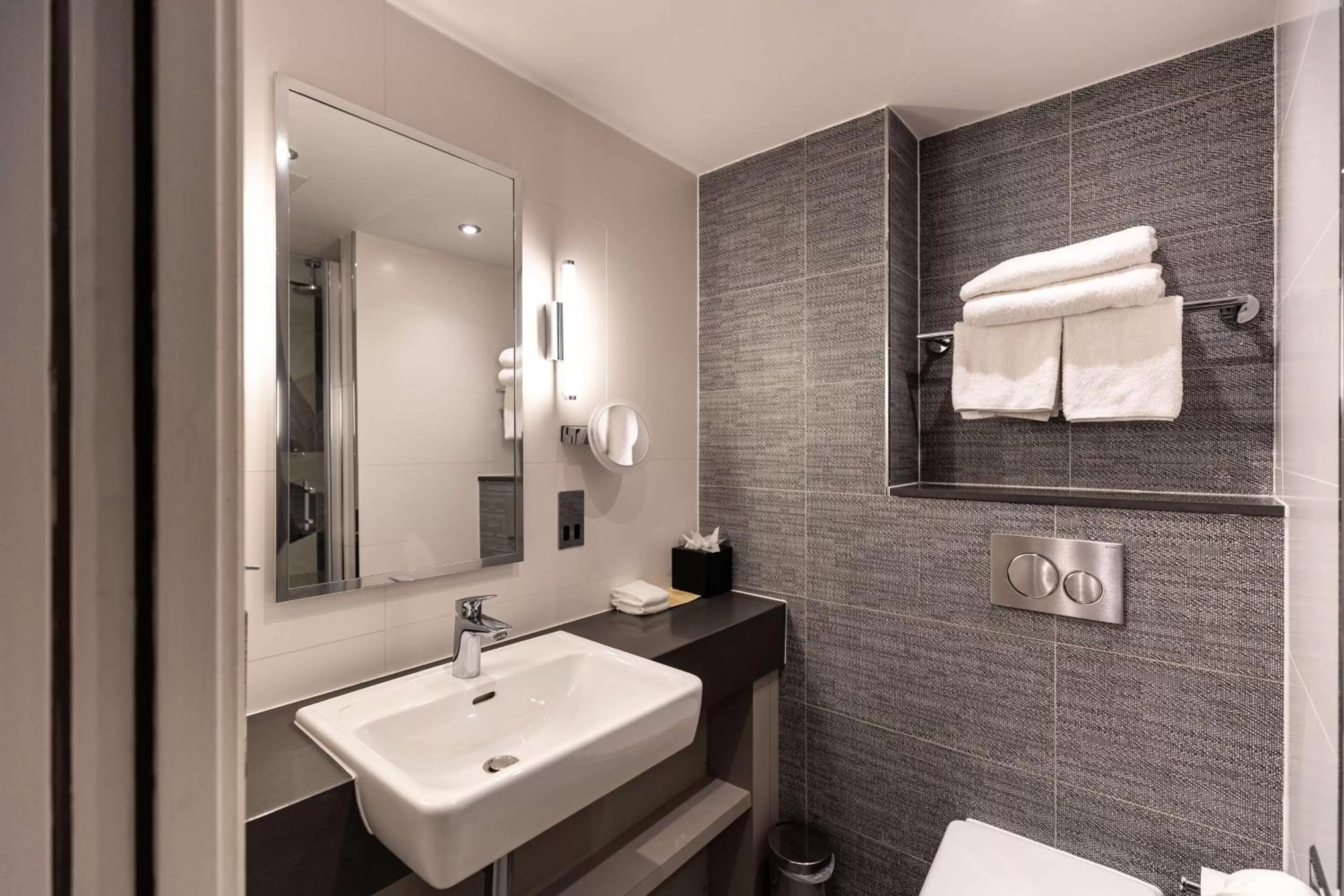 Bathroom in DoubleTree by Hilton London – West End