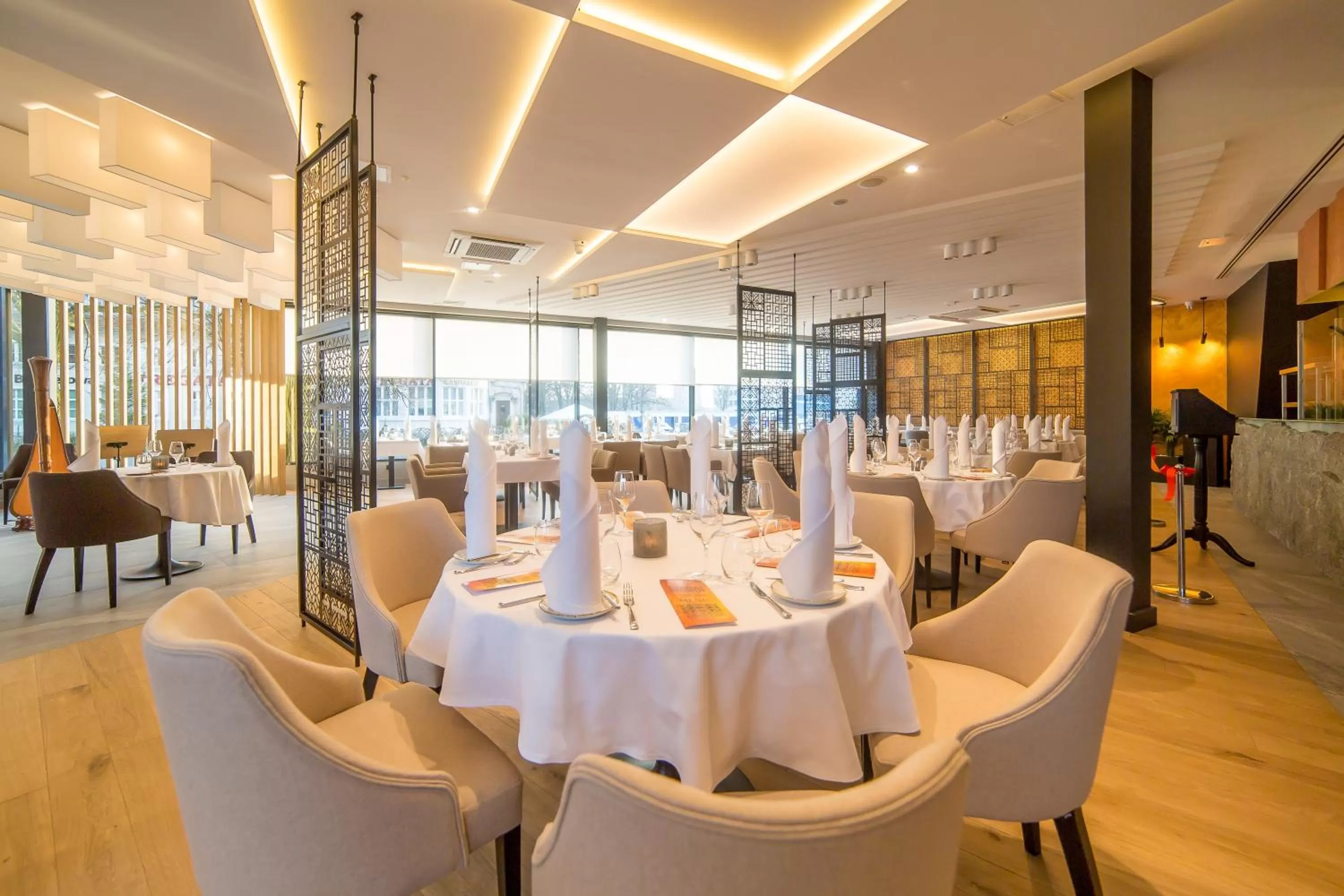 Restaurant/places to eat in Hotel New Skanpol