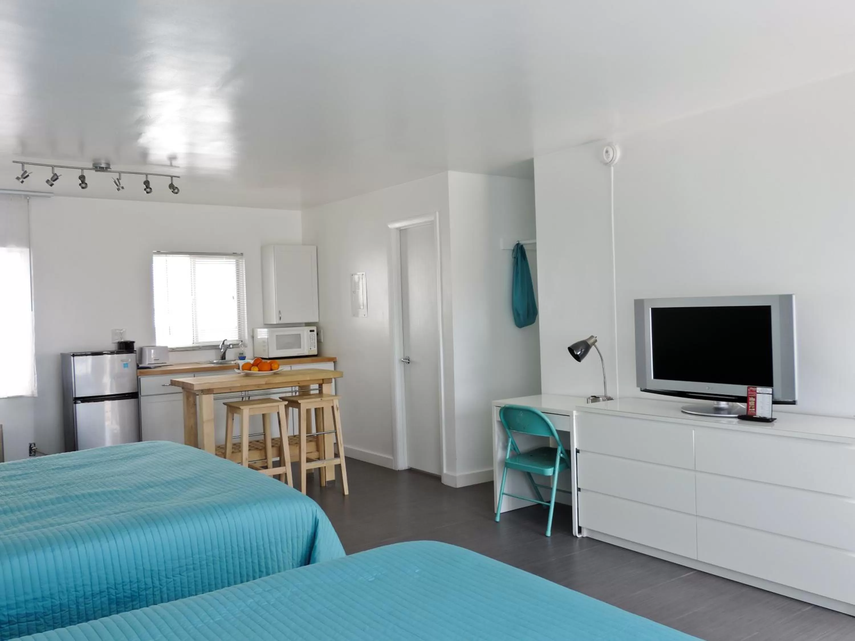 Bedroom, Bed in Snooze