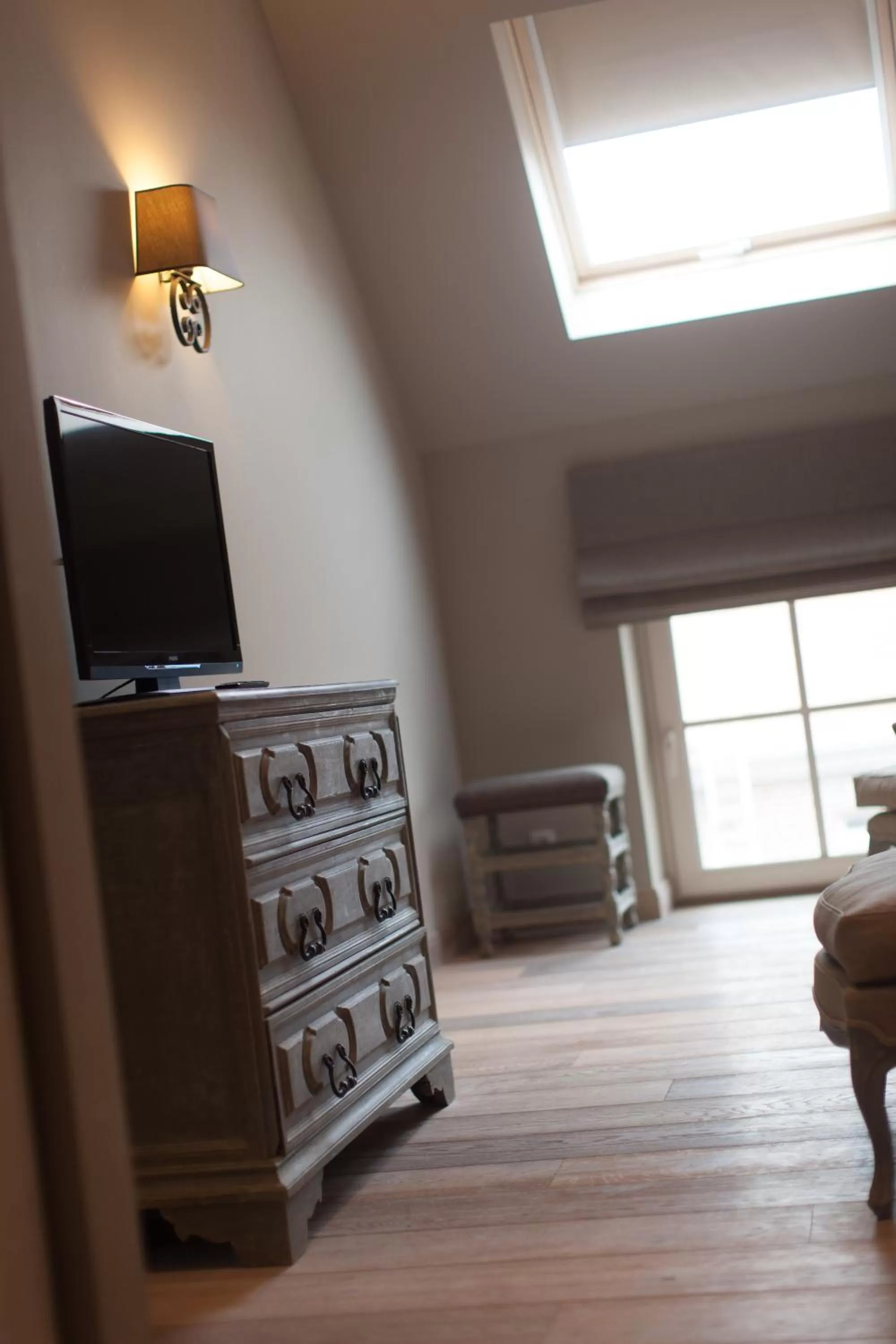 TV and multimedia, TV/Entertainment Center in B&B Louis1924