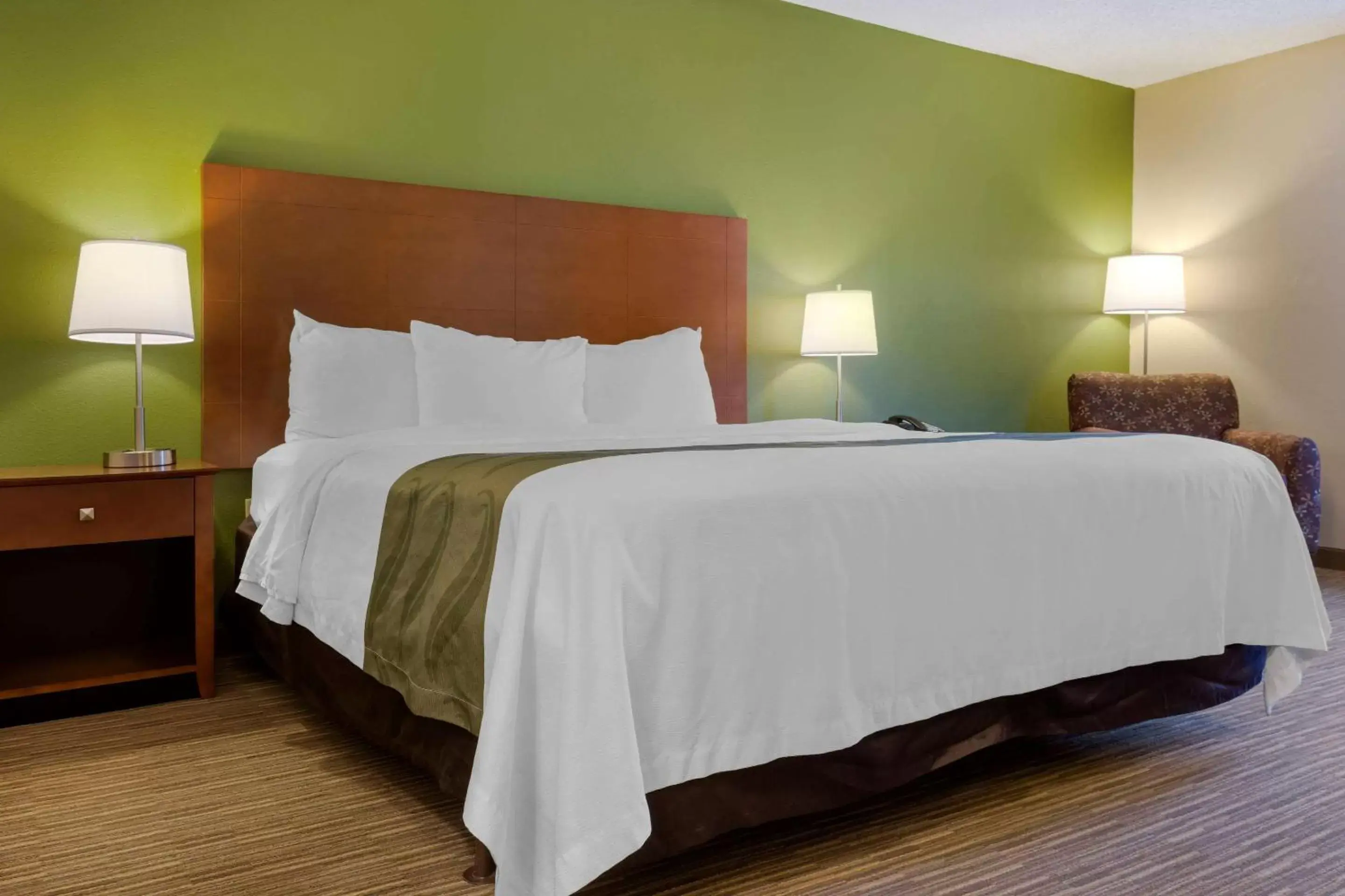 King Room - Disability Access/Non-Smoking in Quality Inn Harrison North King Room - Disability Access/Non-Smoking in Quality Inn Harrison North