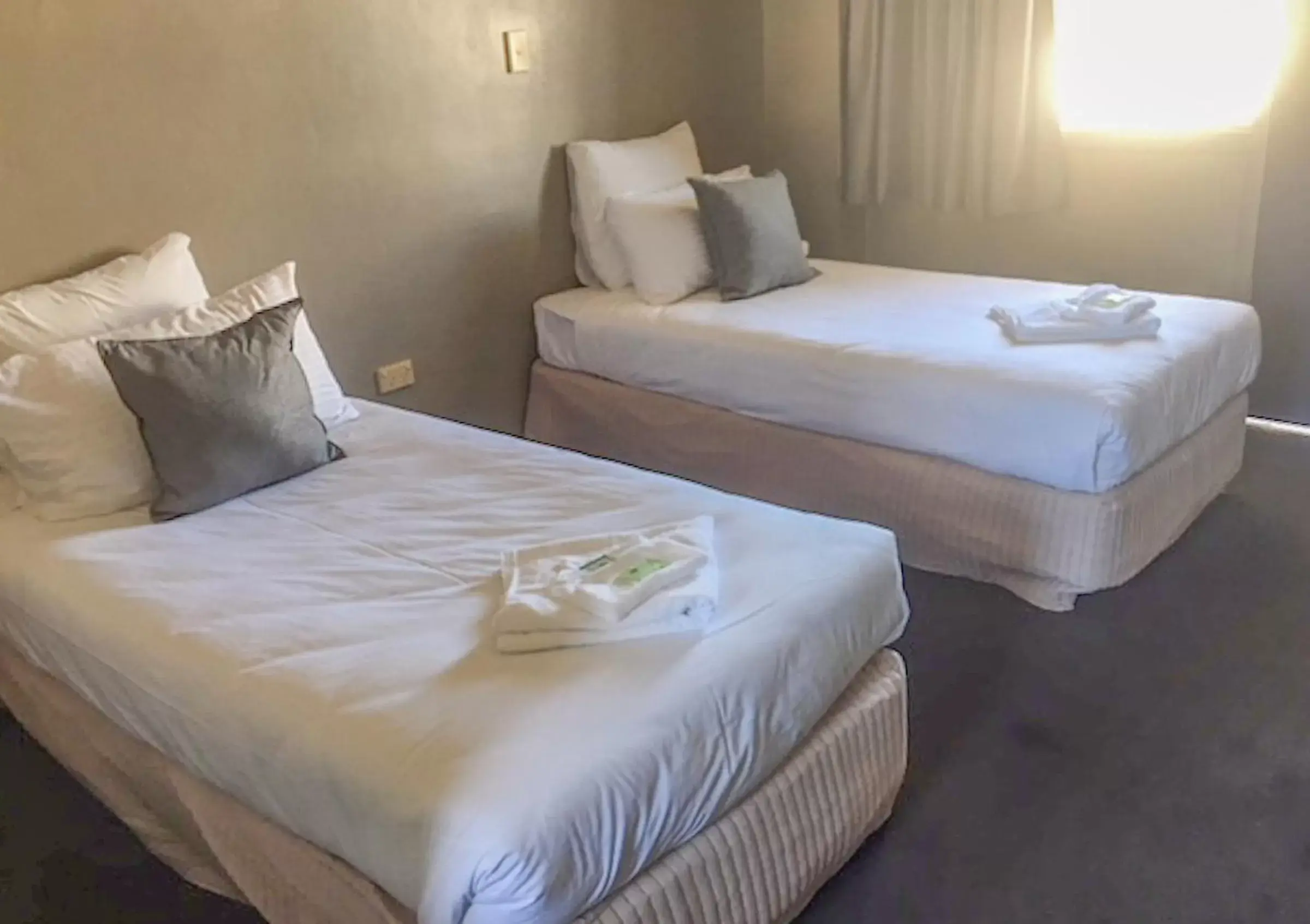 Twin Room with En Suite in Commercial Hotel Motel Lithgow Twin Room with En Suite in Commercial Hotel Motel Lithgow