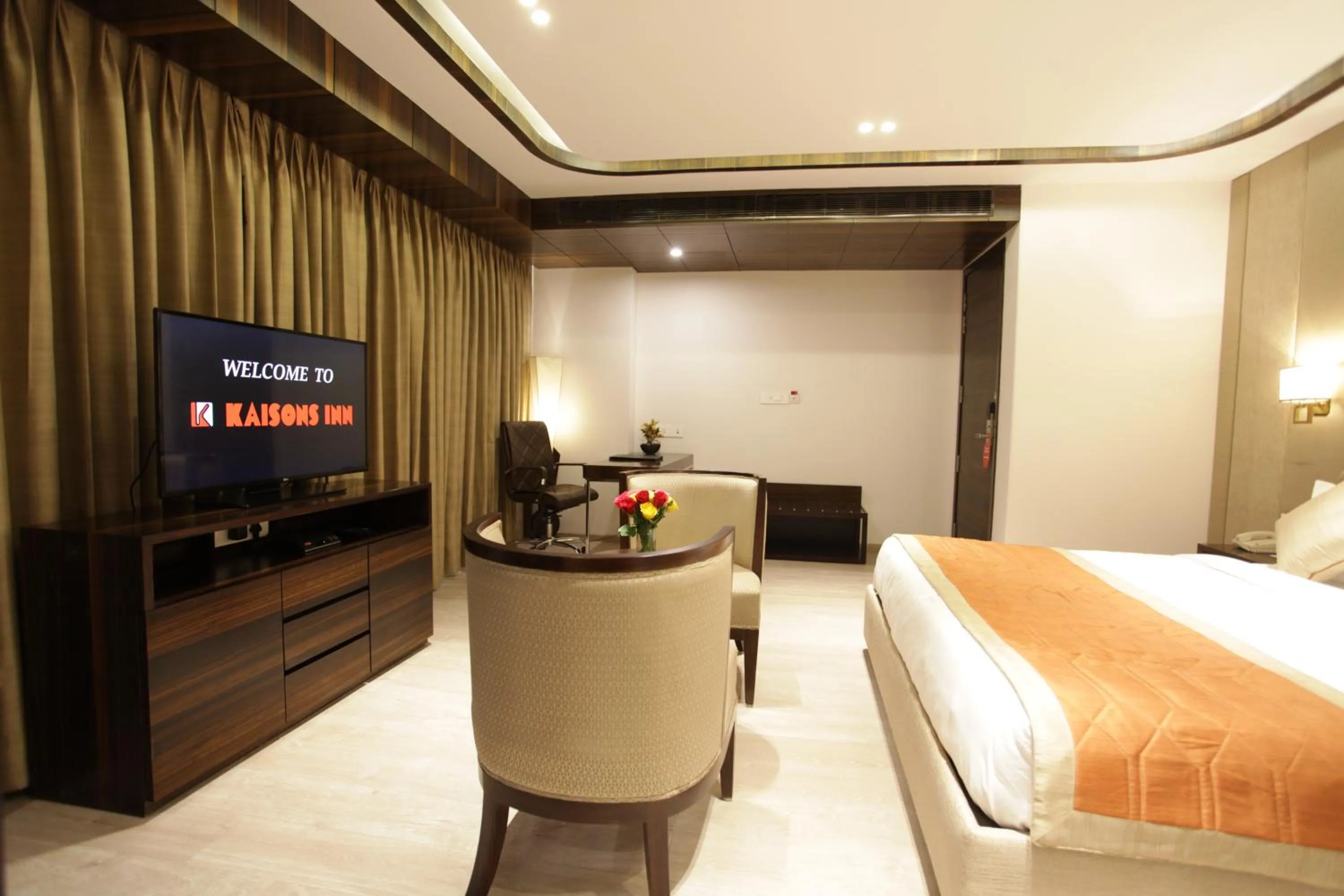 Photo of the whole room, Bed in Kaisons Inn (Near Apollo Hospital)