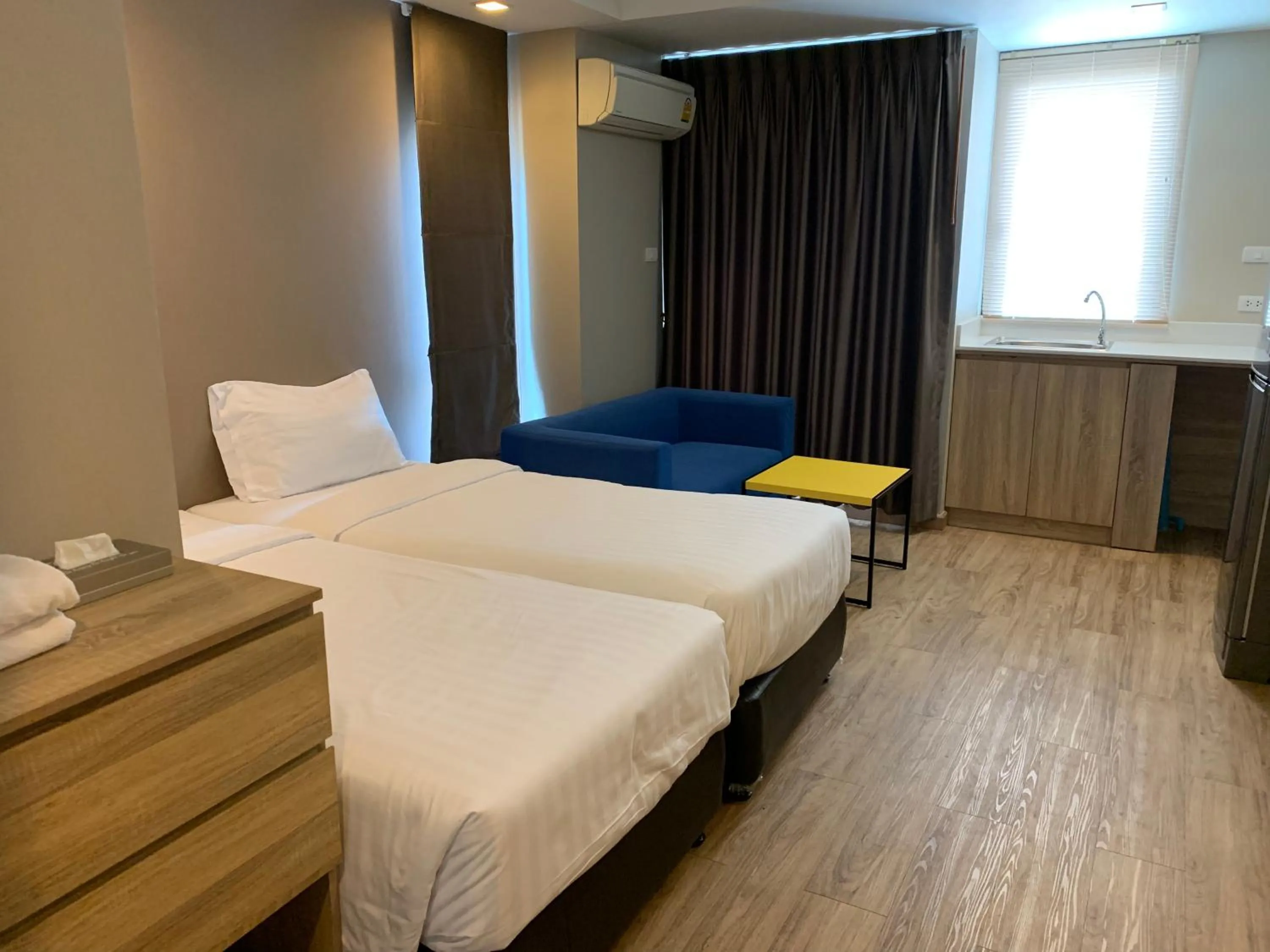 Bedroom, Bed in Baan Tanwa - MRT Ratchadapisek Exit 1 or 2