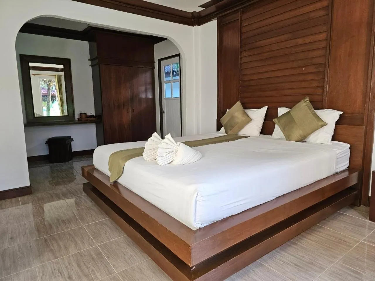 Bedroom, Bed in Lanta Nice Beach Resort - SHA Extra Plus
