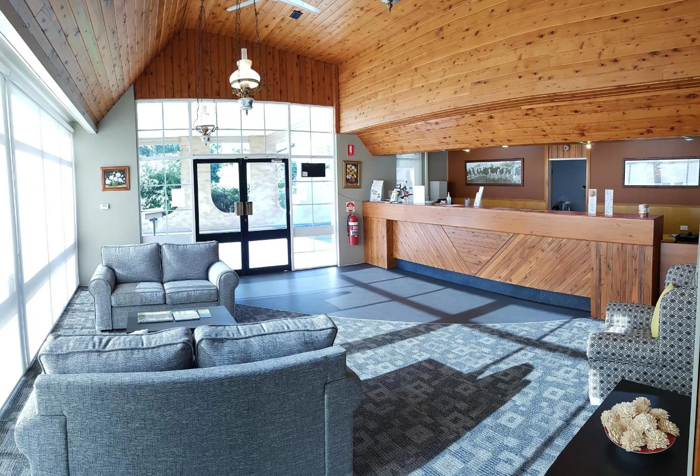 Amber Court Motor Inn