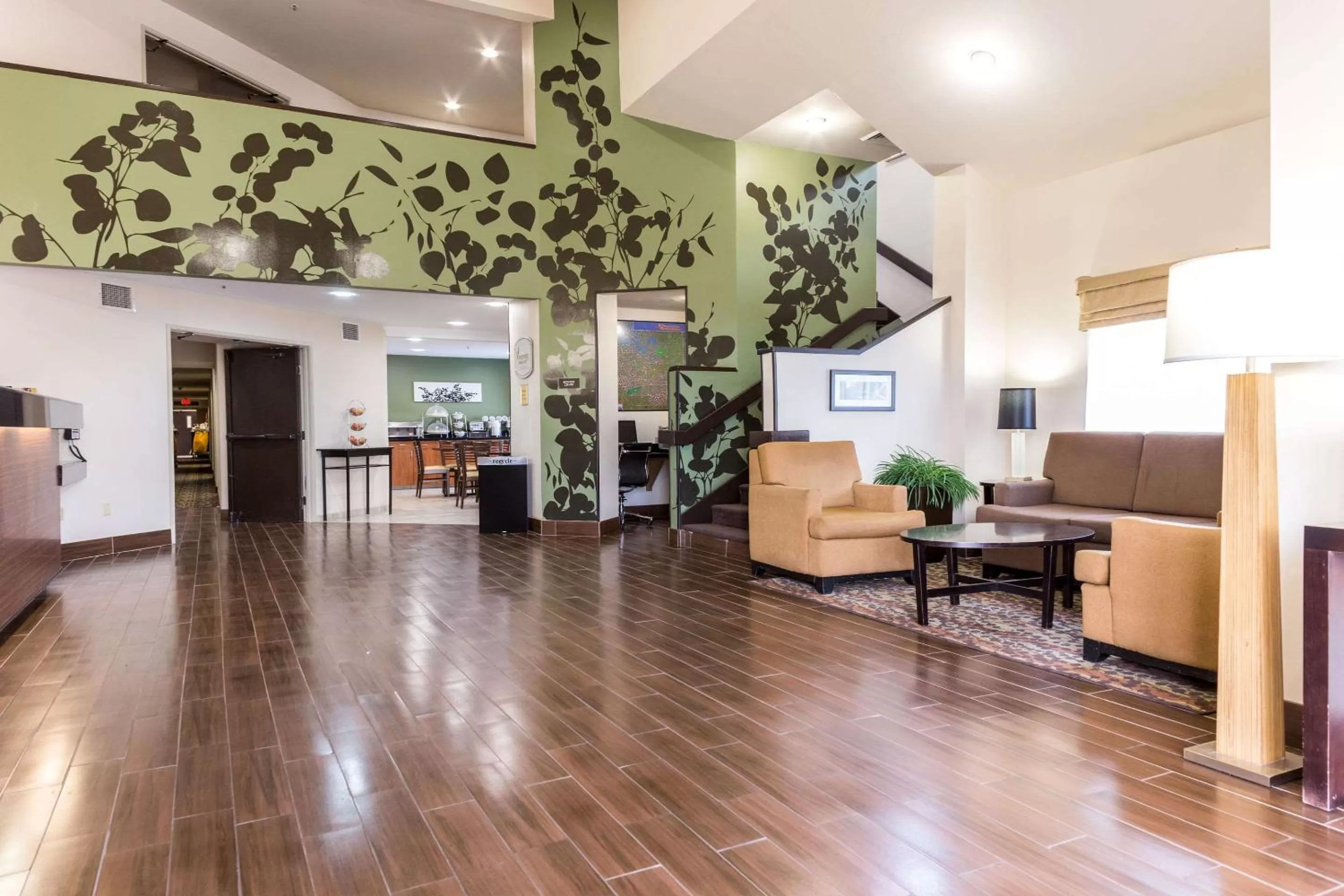 Lobby or reception in Sky Harbor Airport Inn