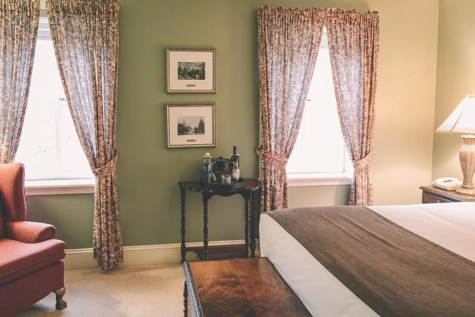 Photo of the whole room, Bed in The Great George