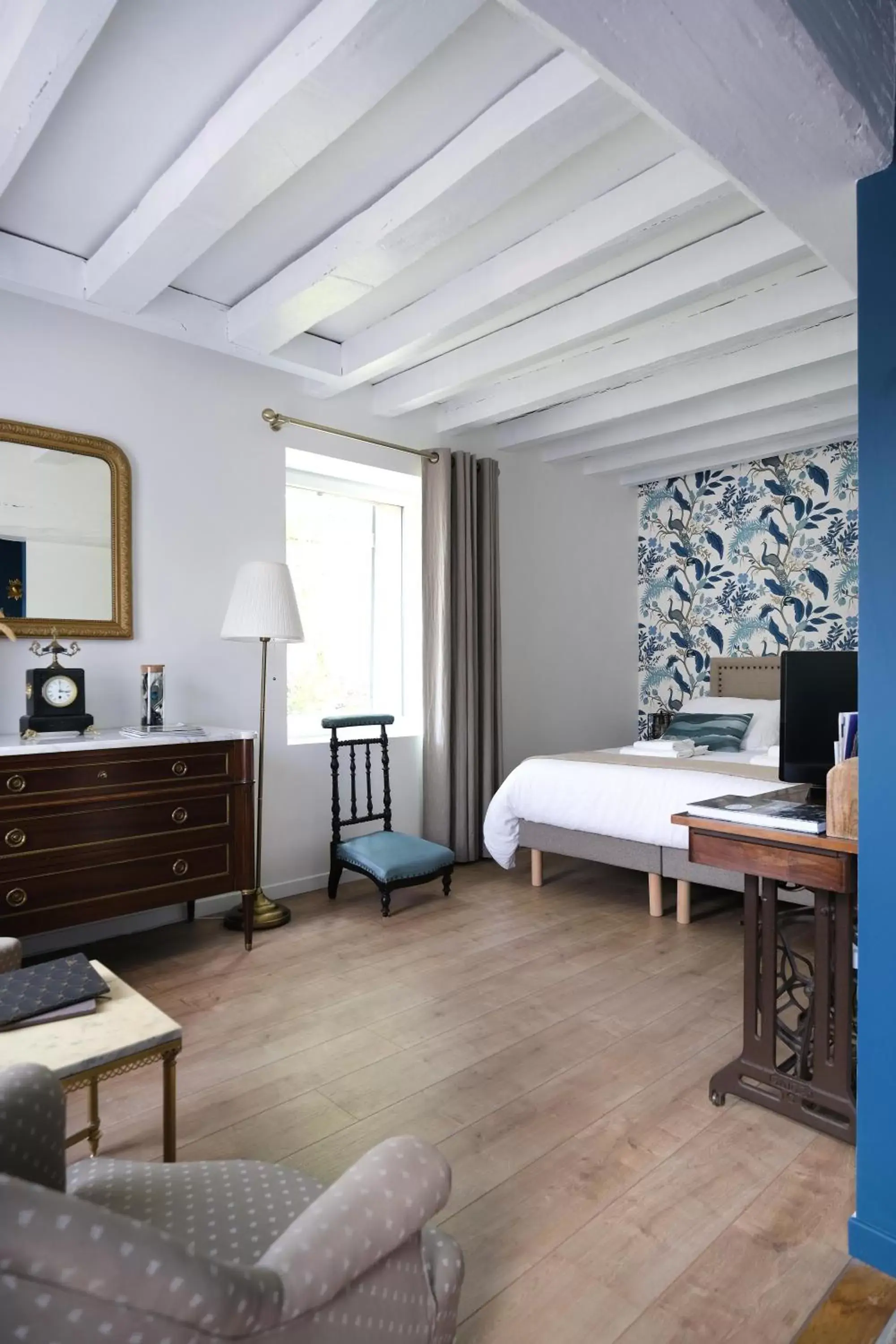 Deluxe Double Room with Bath in L'Orme Blanchet Deluxe Double Room with Bath in L'Orme Blanchet