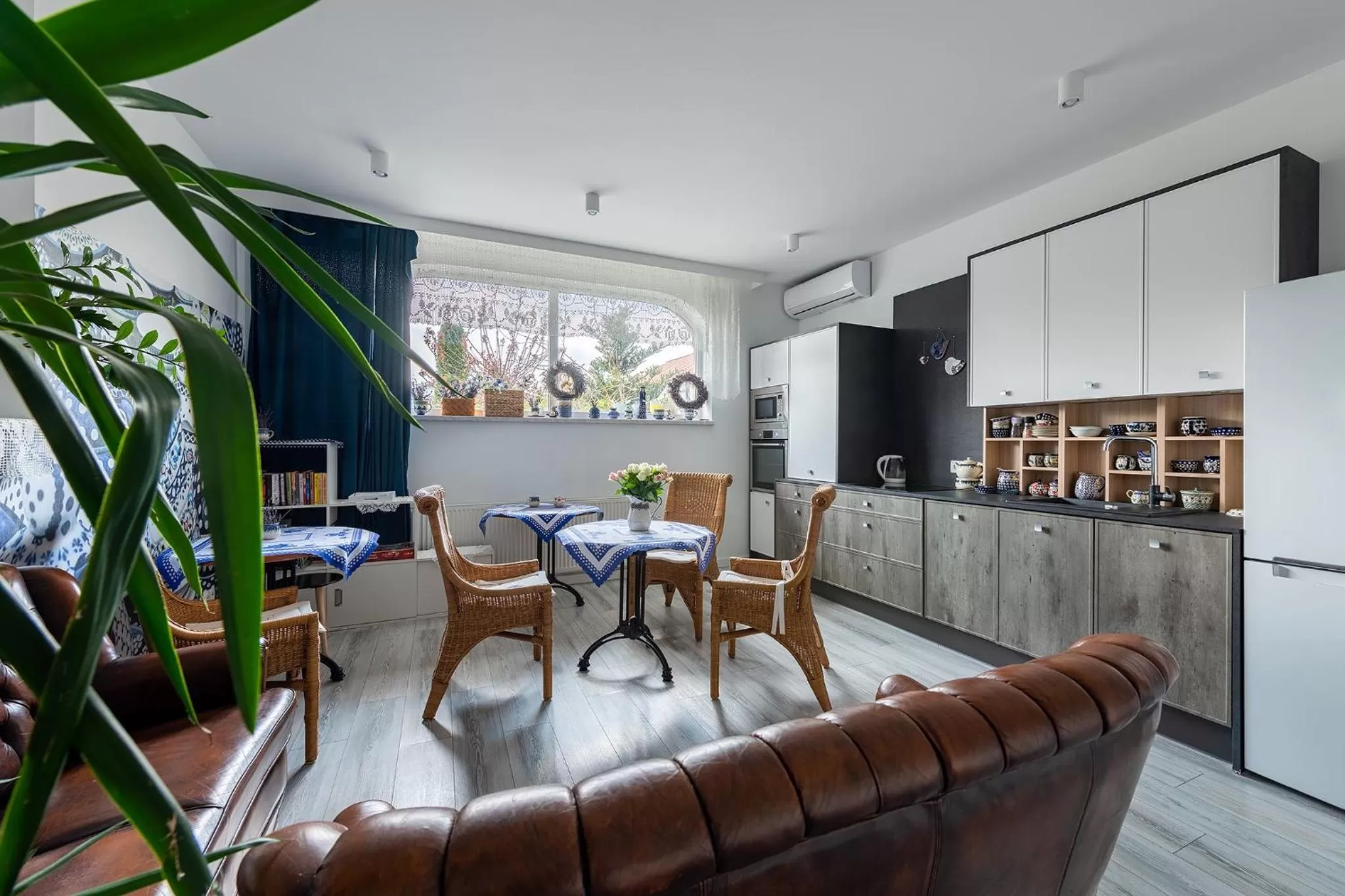 Restaurant/Places to Eat in Noclegi Biała Róża