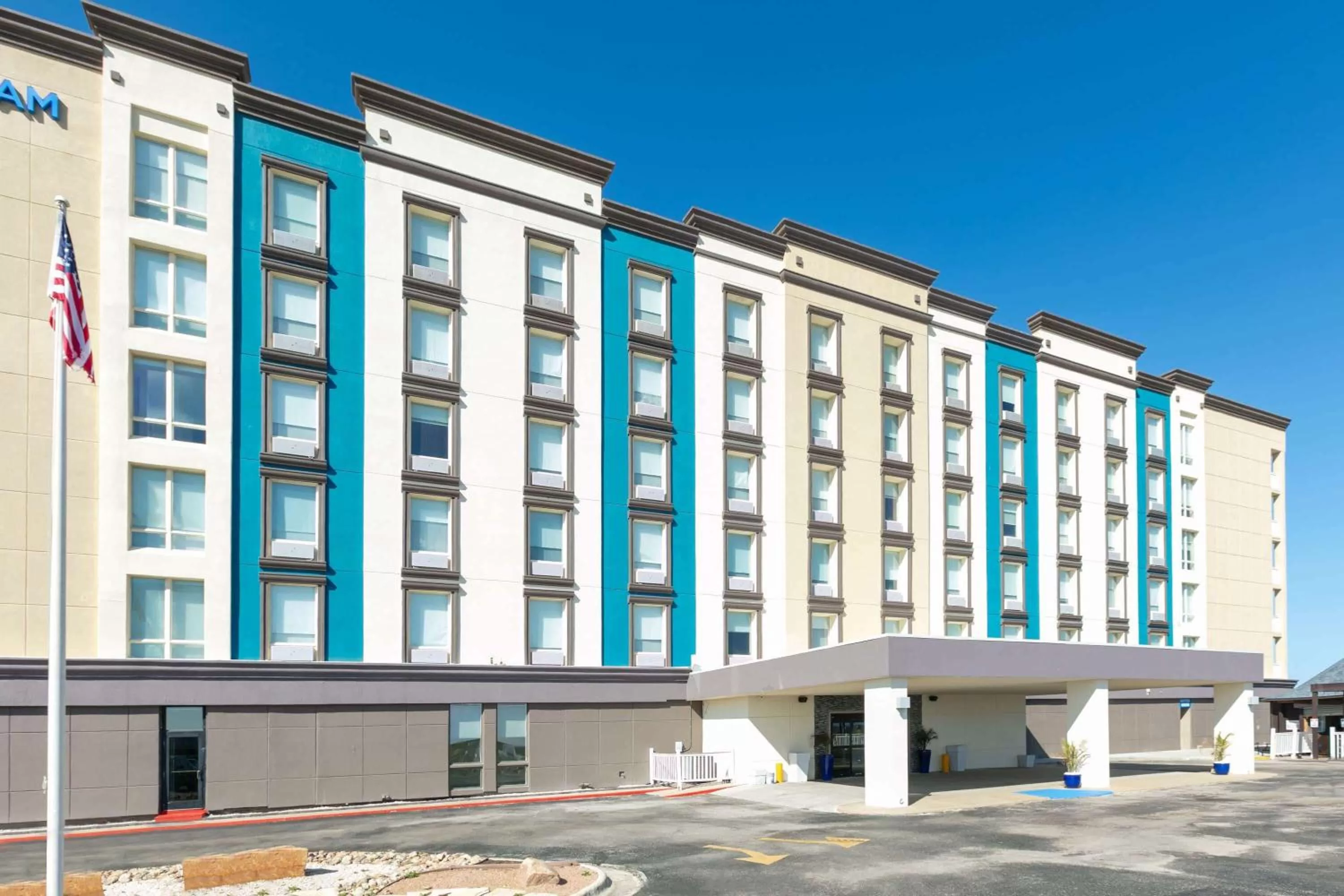 Property building in Wyndham Corpus Christi Resort North Padre Island