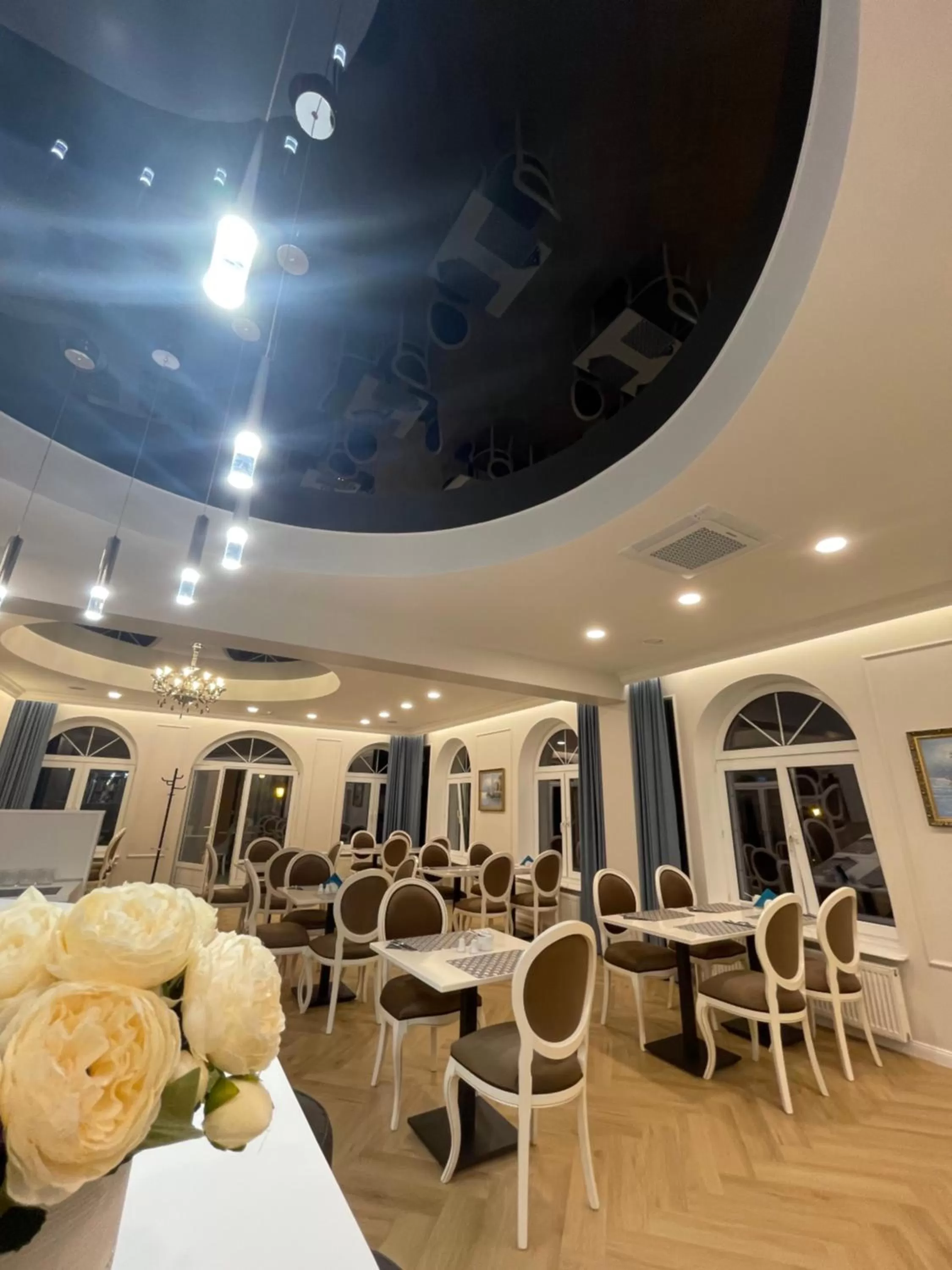 Restaurant/places to eat in Moris Boutique Beach Hotel