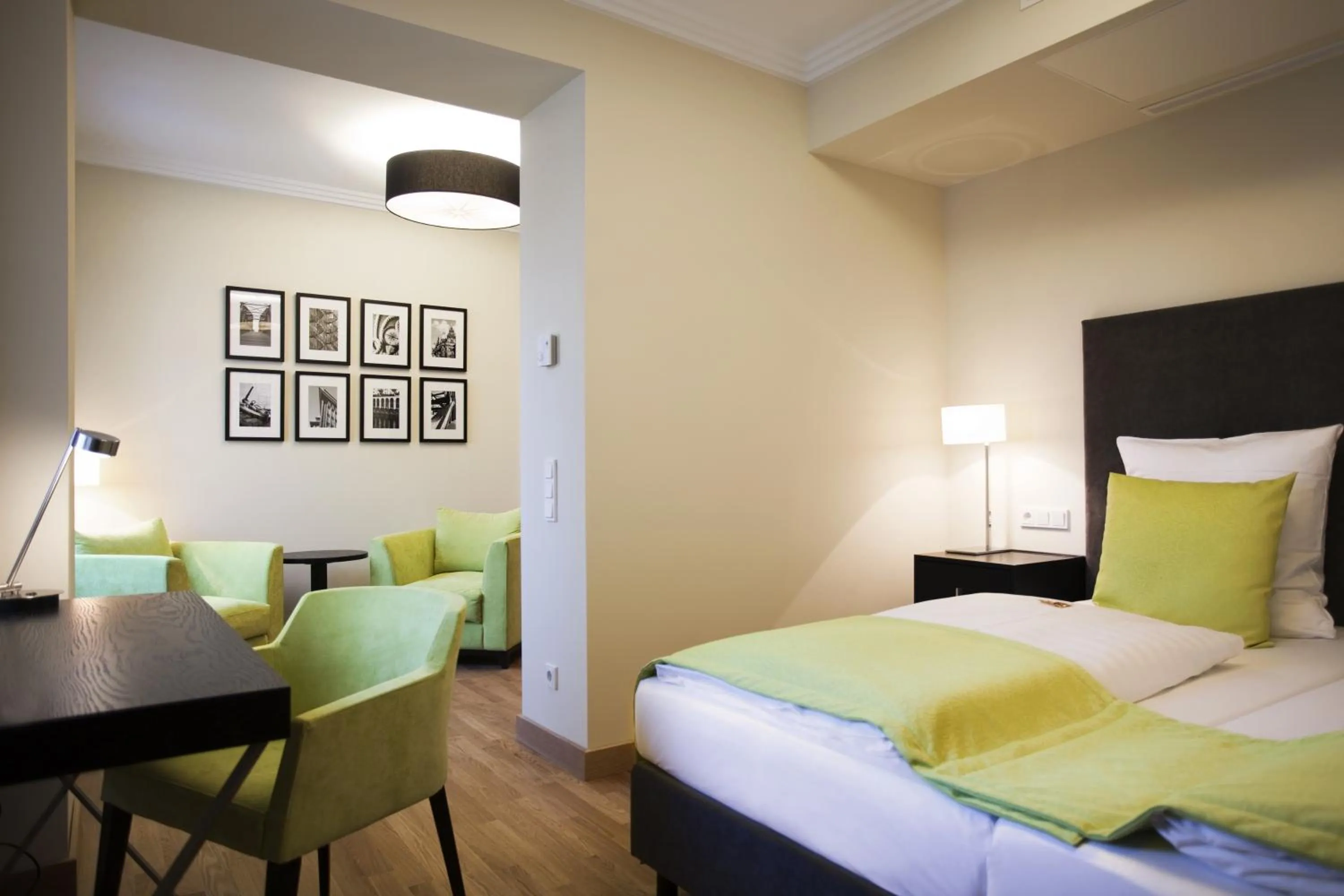 Decorative detail, Bed in Hotel Hamburger Hof