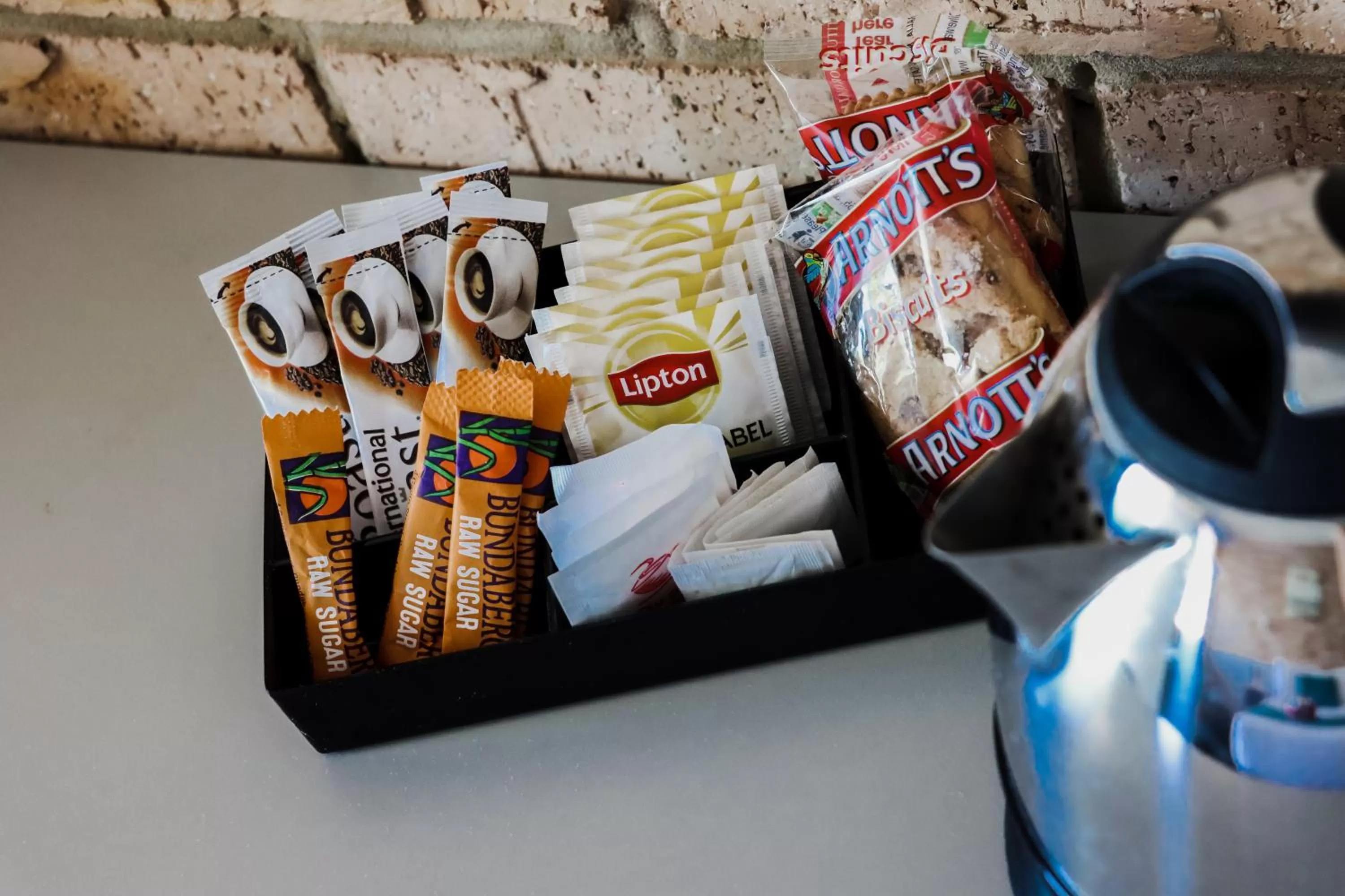 Kennedy Drive Boutique Motel - Close To City Centre & Airport