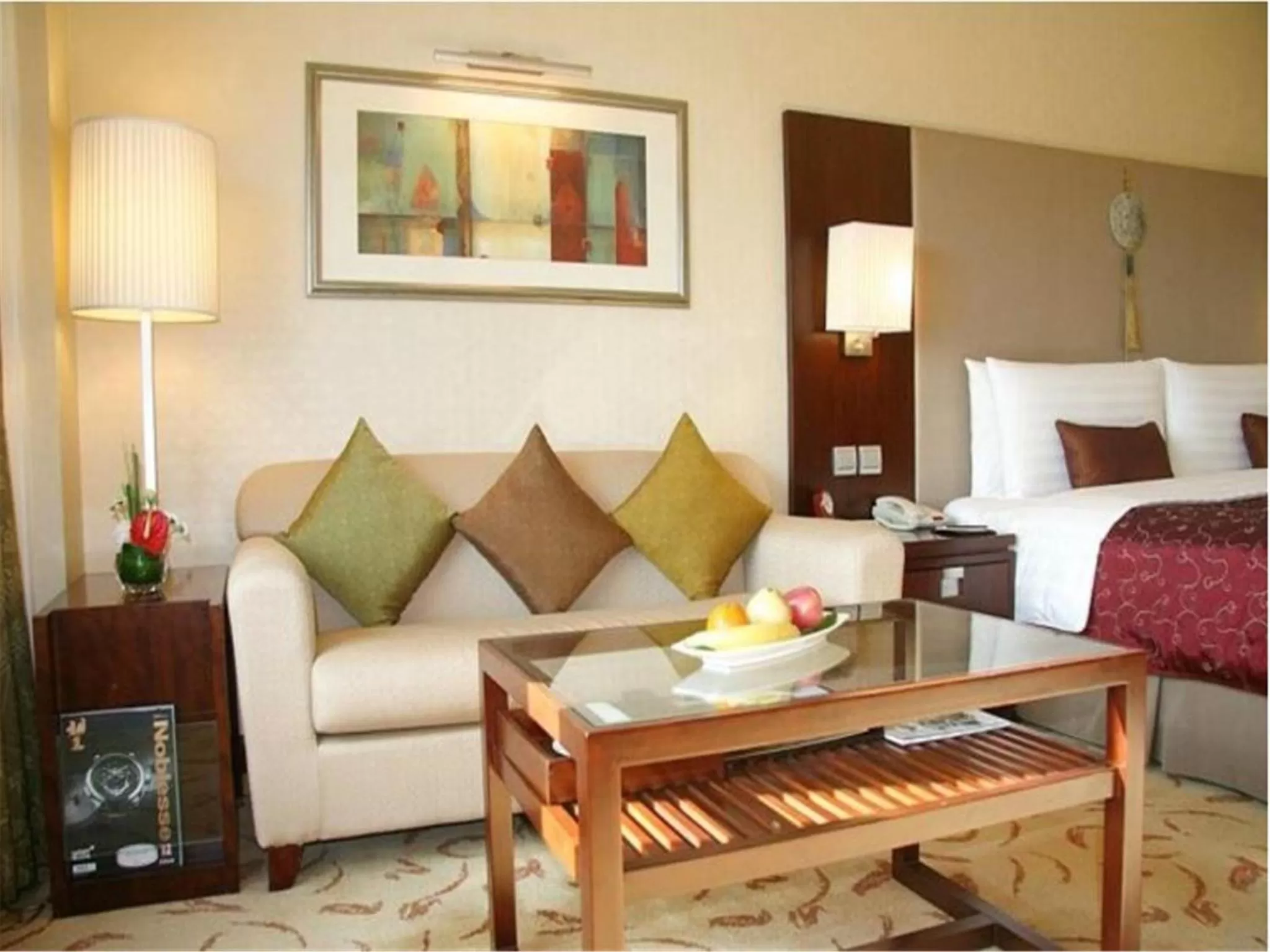 Photo of the whole room, Bed in Shangri-La Dalian