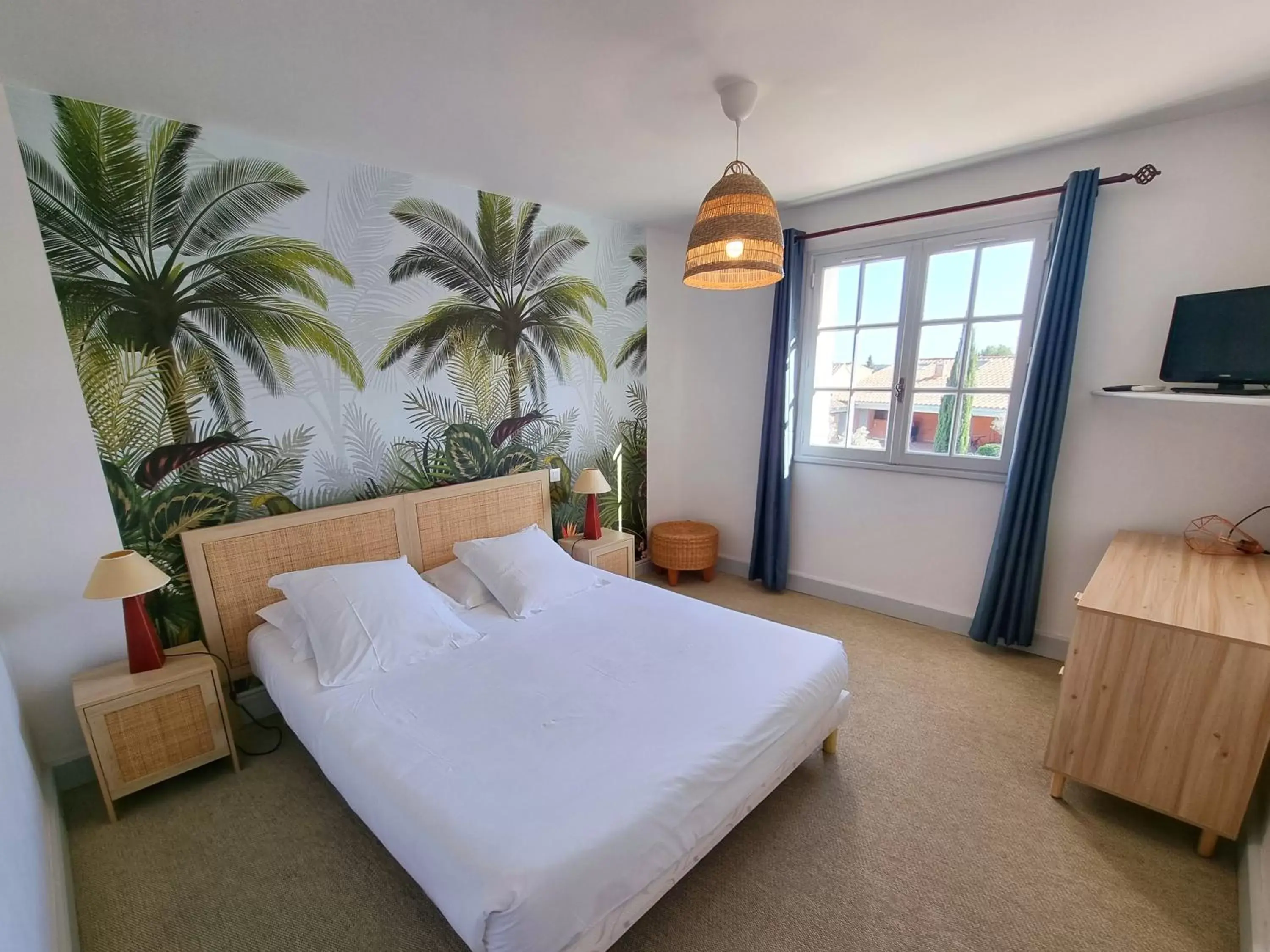 Classic Double Room in Castillon Des Baux Classic Double Room in Castillon Des Baux