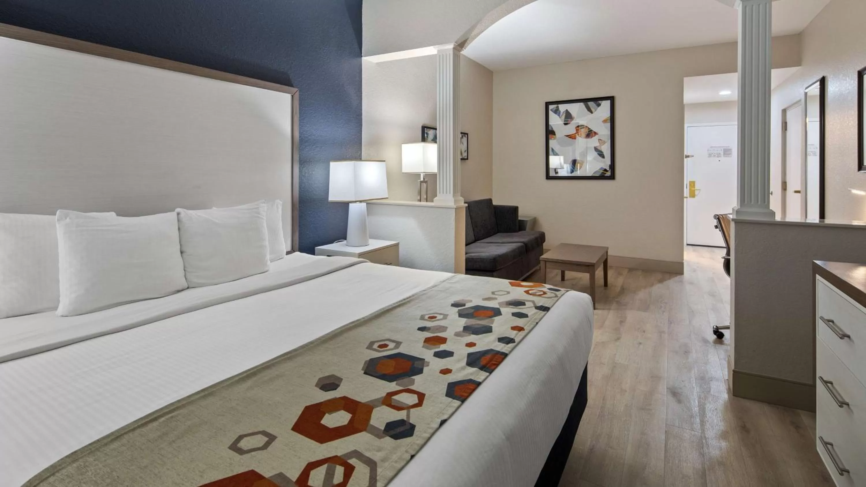 Photo of the whole room, Bed in Best Western Heritage Inn and Suites