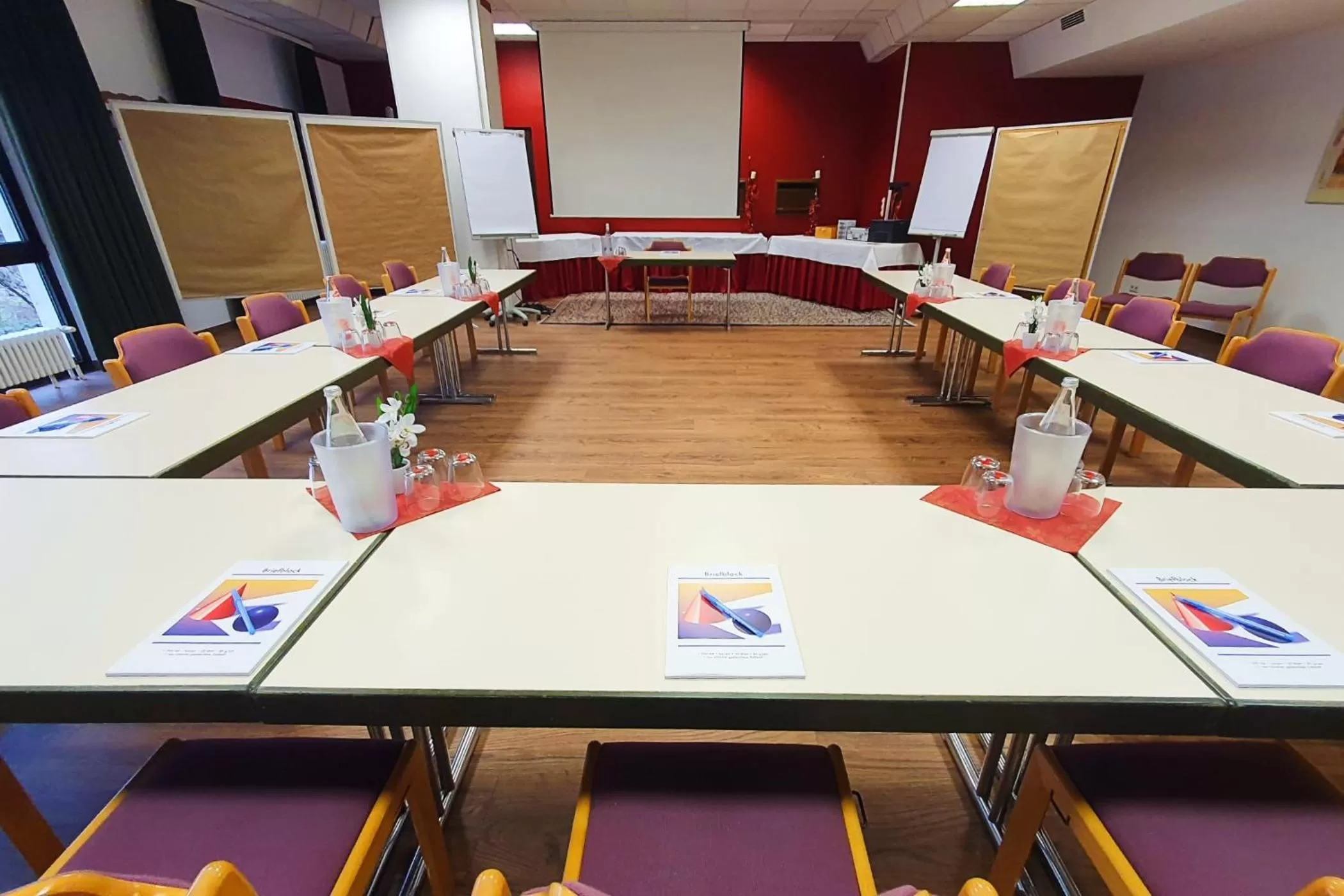 Meeting/conference room in Sport Hotel Kenzingen inklusive Schwimmbad, Sauna und Frühstück nähe Europa-Park