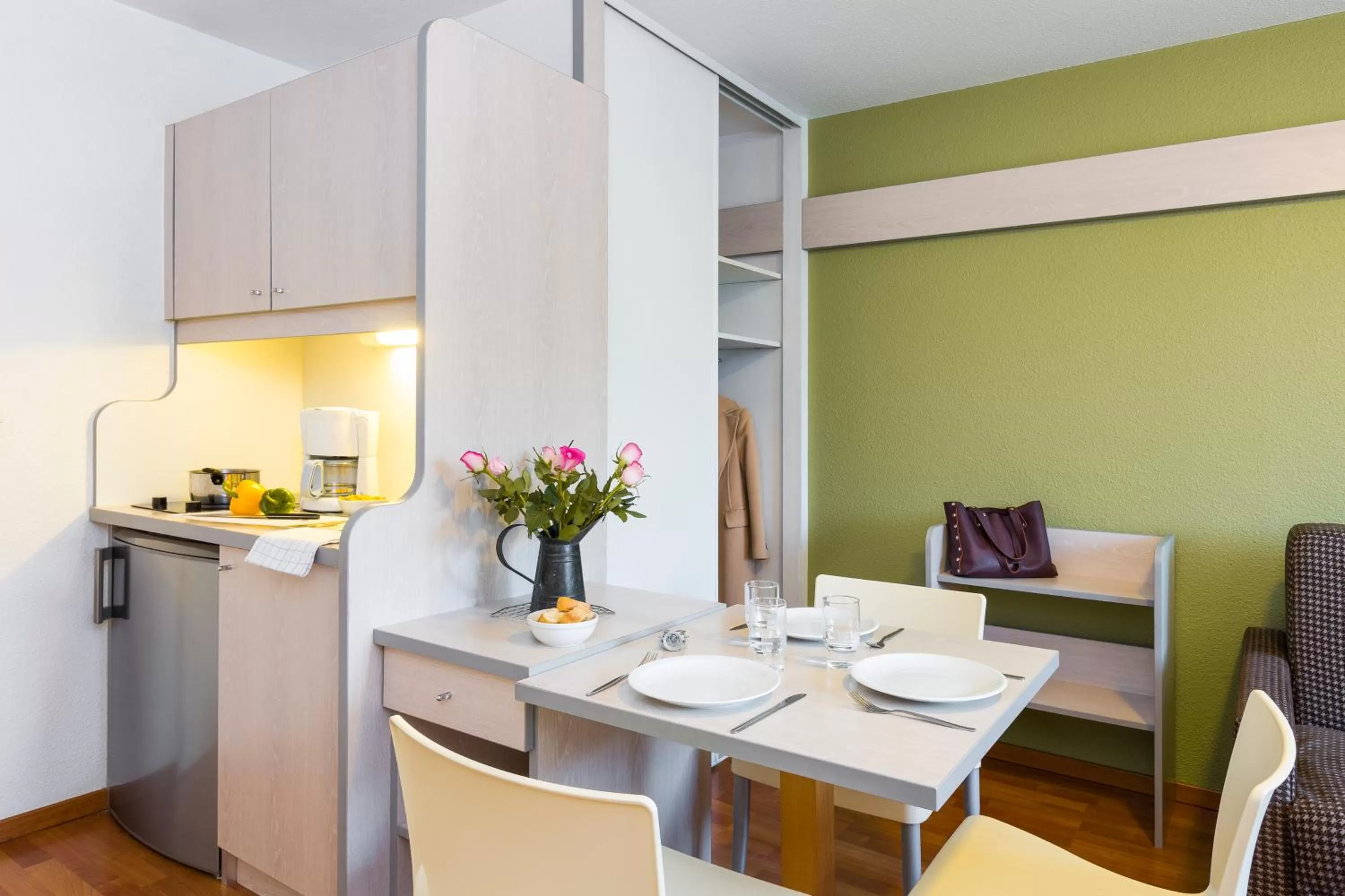 Kitchen or kitchenette in Aparthotel Adagio Access Rennes Centre