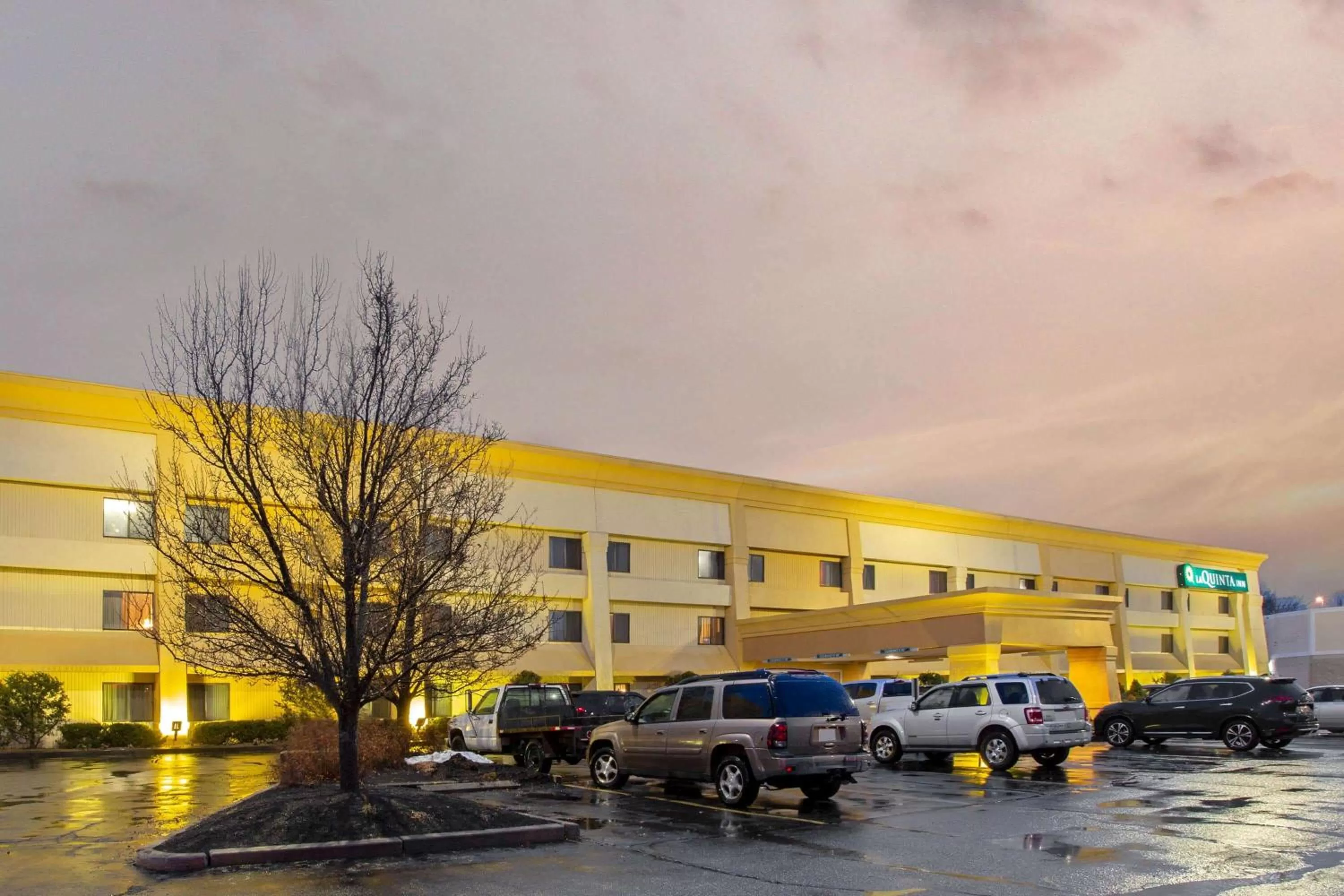 Property building in La Quinta Inn by Wyndham Auburn Worcester