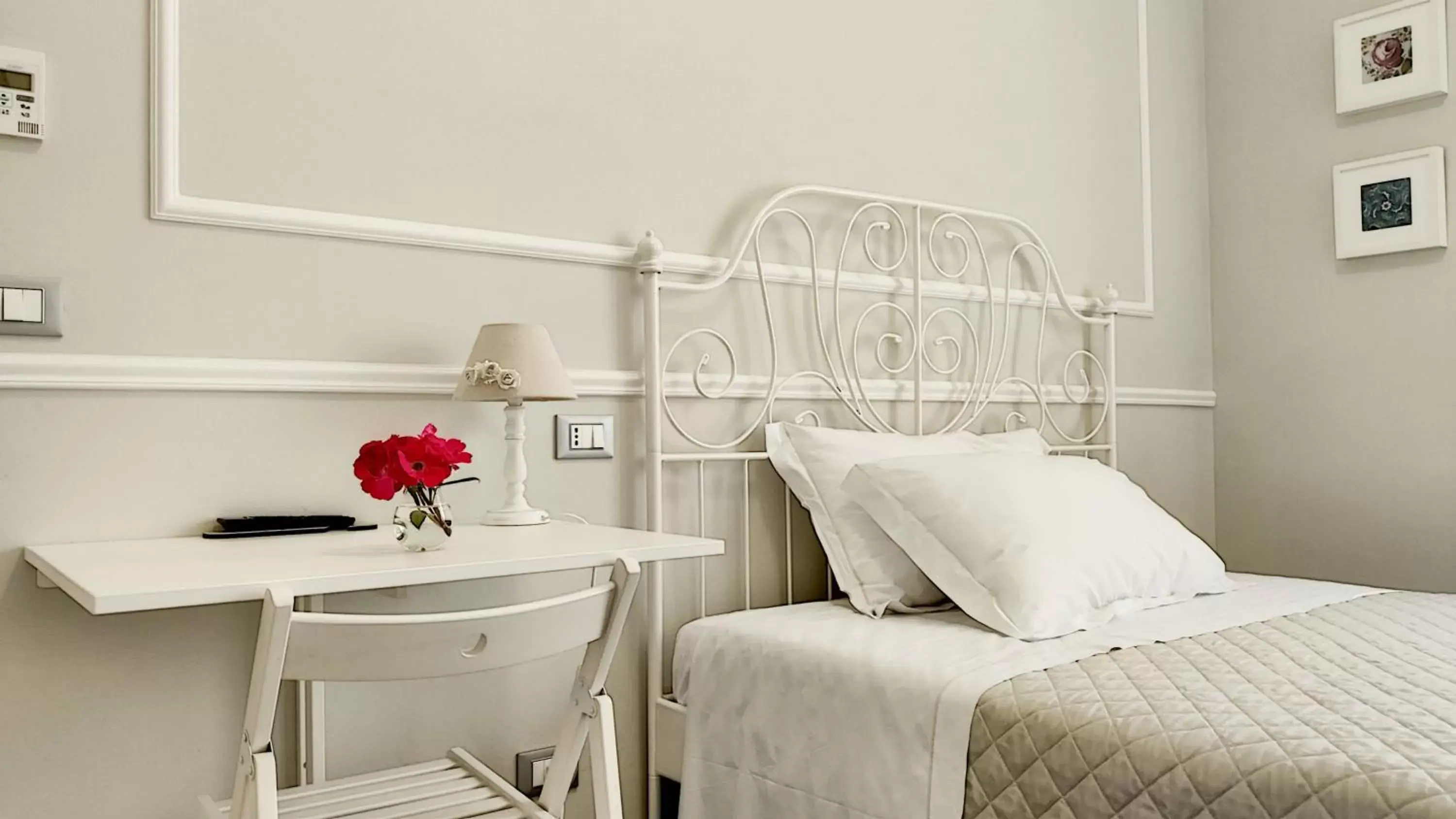 Standard Single Room - single occupancy in LA DAMA ROOM&BREAKFAST Standard Single Room - single occupancy in LA DAMA ROOM&BREAKFAST