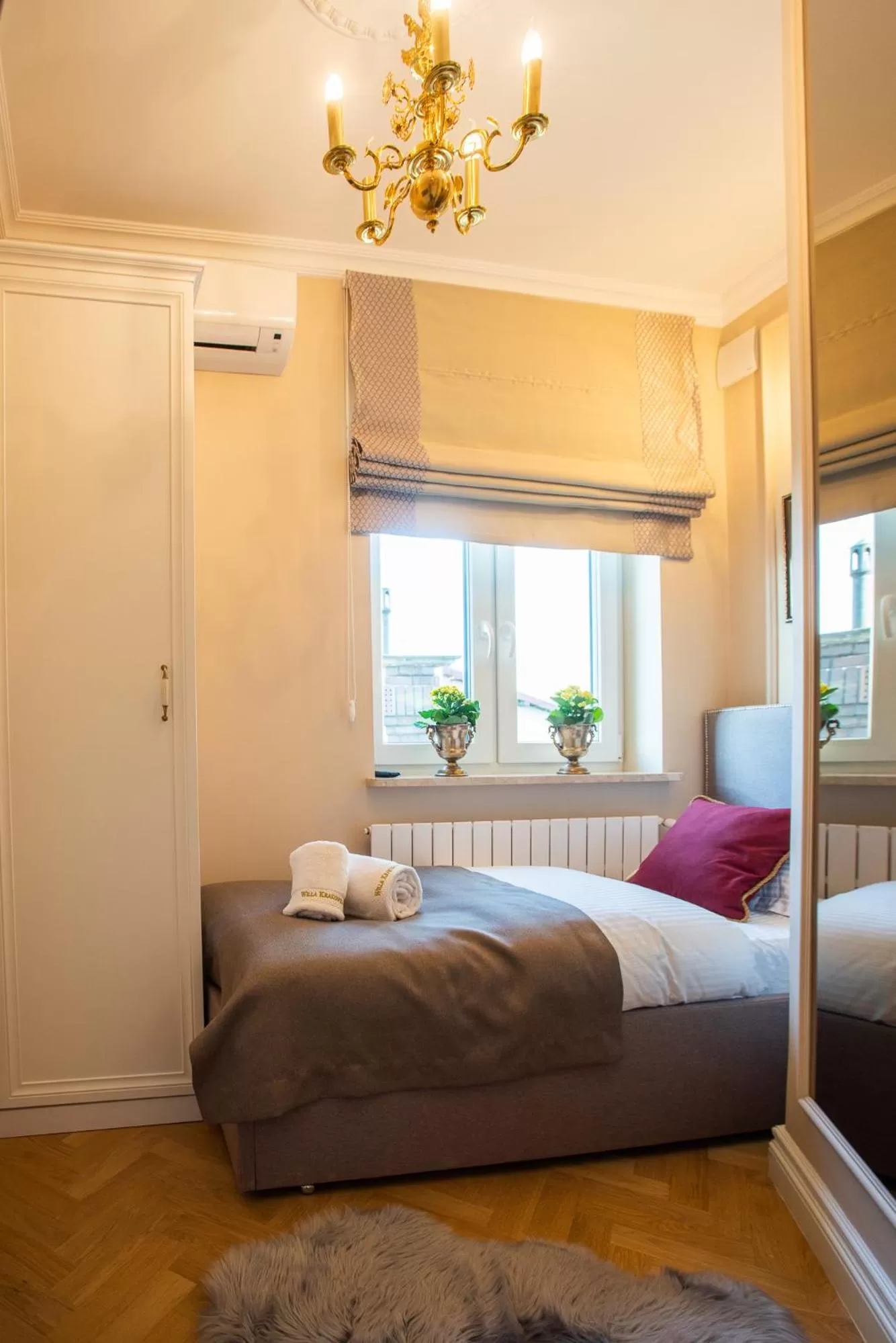 Photo of the whole room, Bed in Willa Krakowska