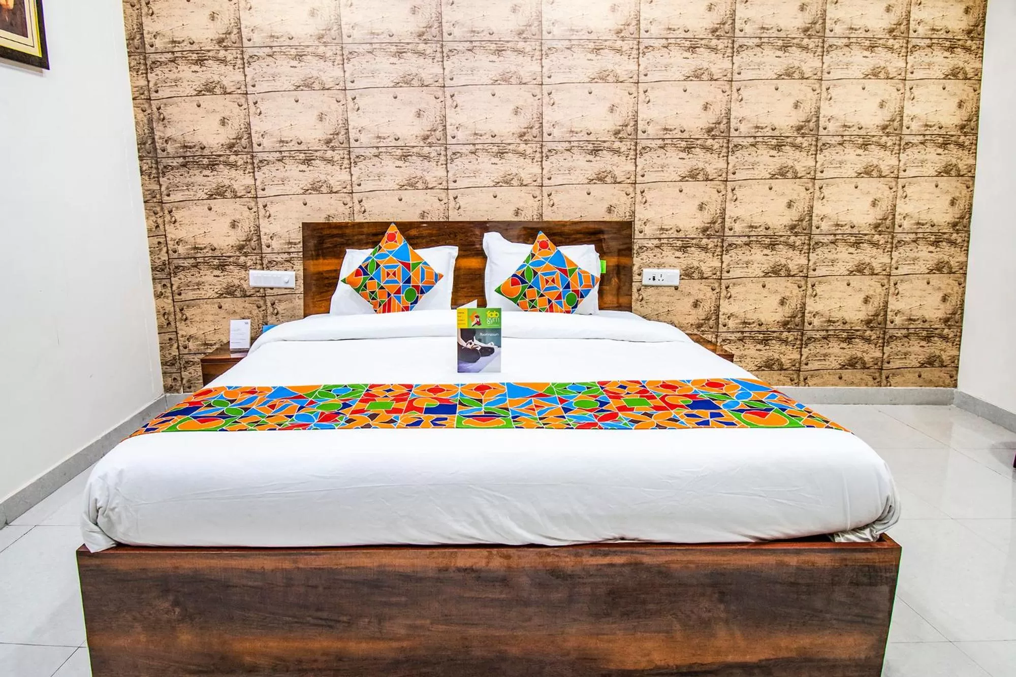 Bed in Via Elysian Grand - 3 kms from Chaudhary Charan Singh International Airport Lucknow