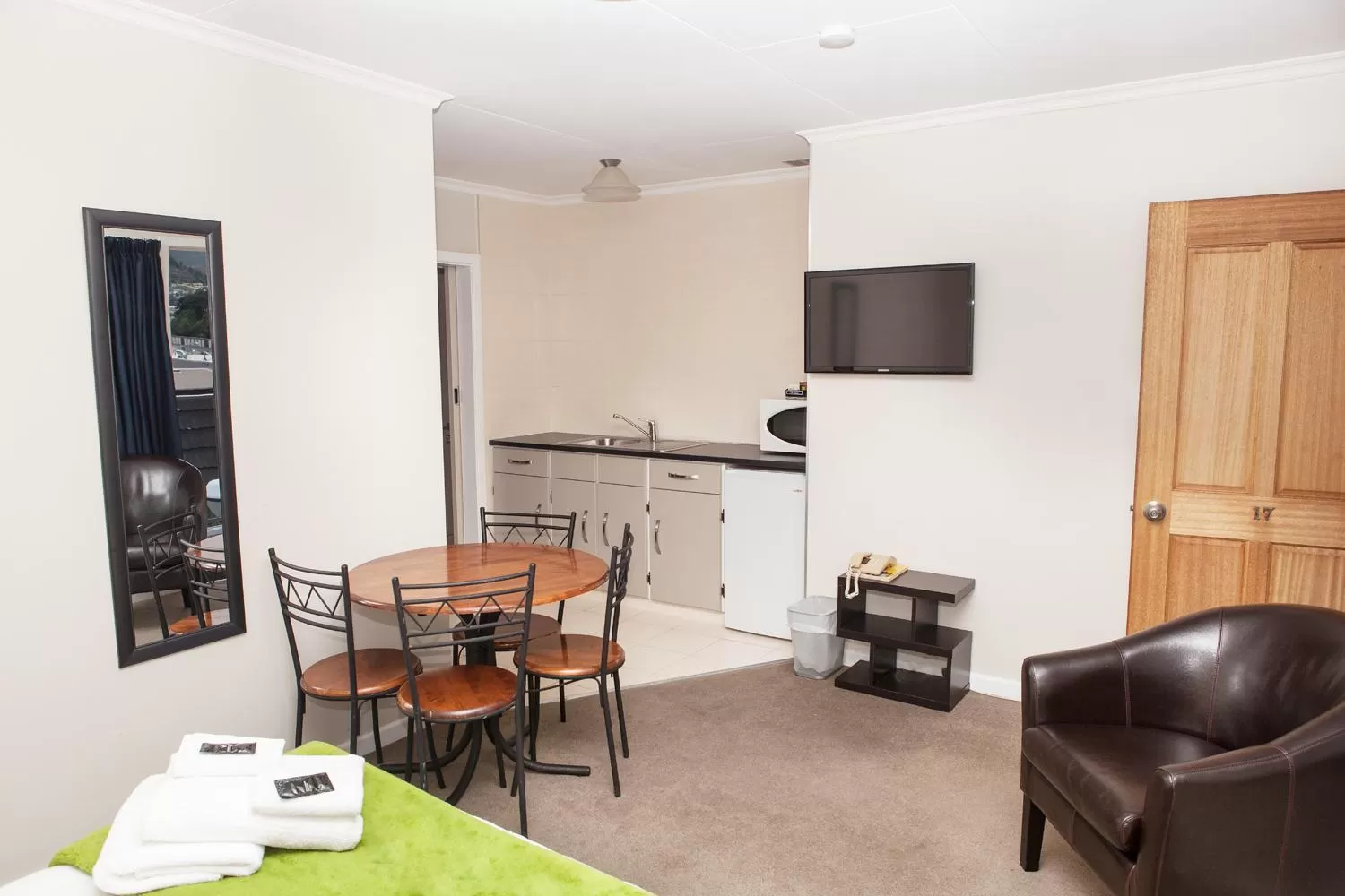 Living room in Picton Accommodation Gateway Motel