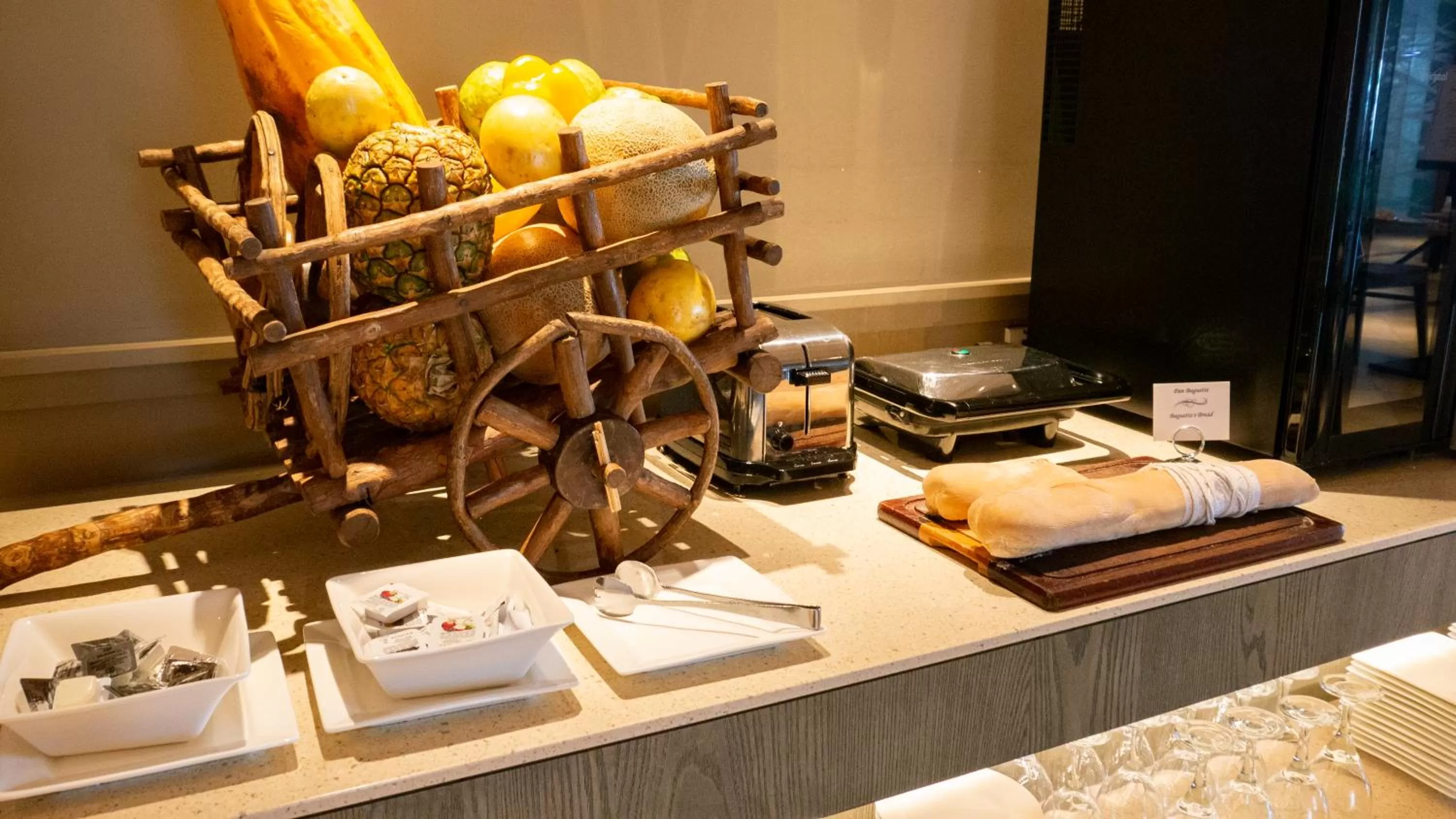 Restaurant/places to eat in Crowne Plaza Managua by IHG