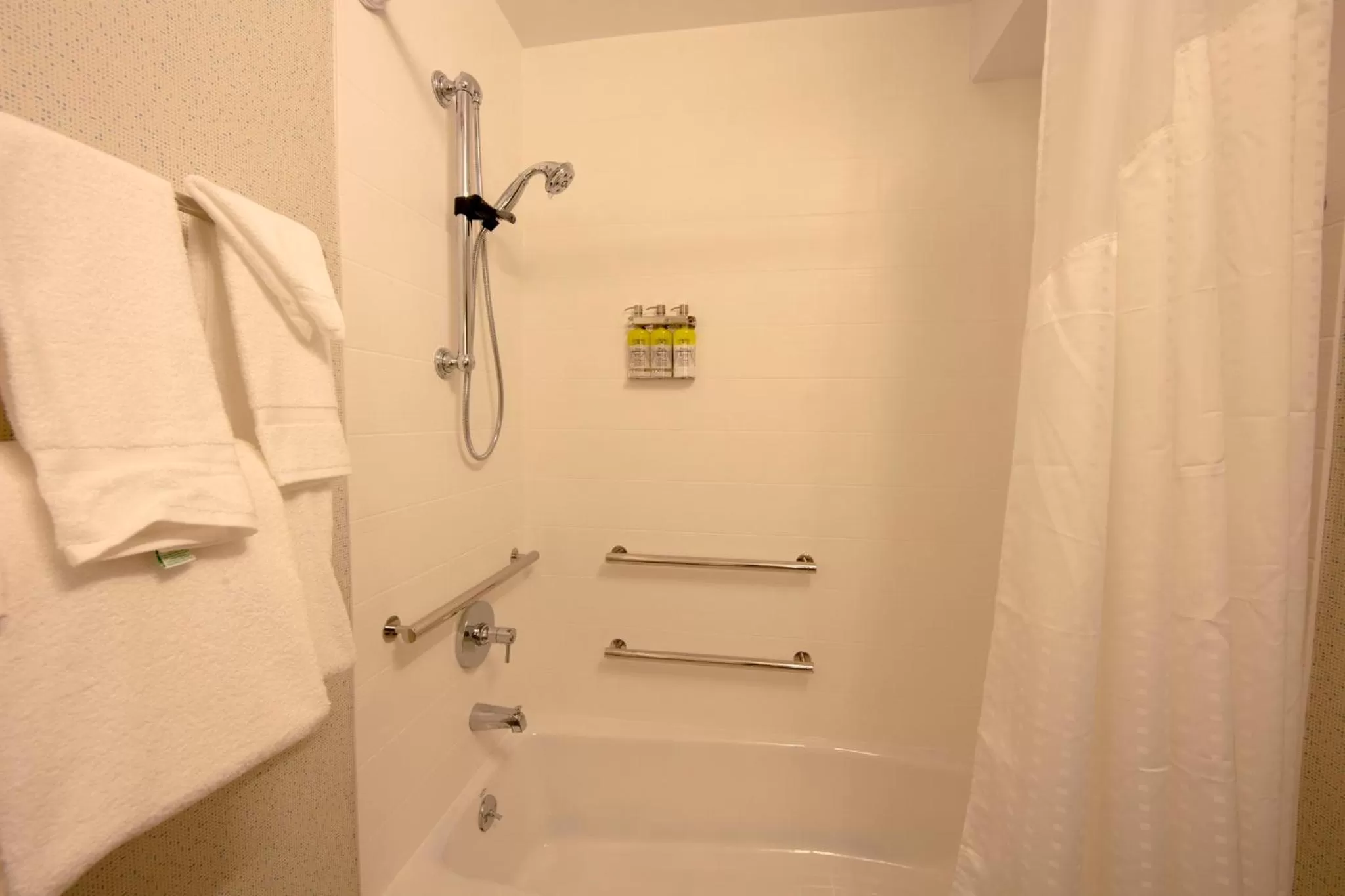 Photo of the whole room in Holiday Inn Express Athens - University Area by IHG