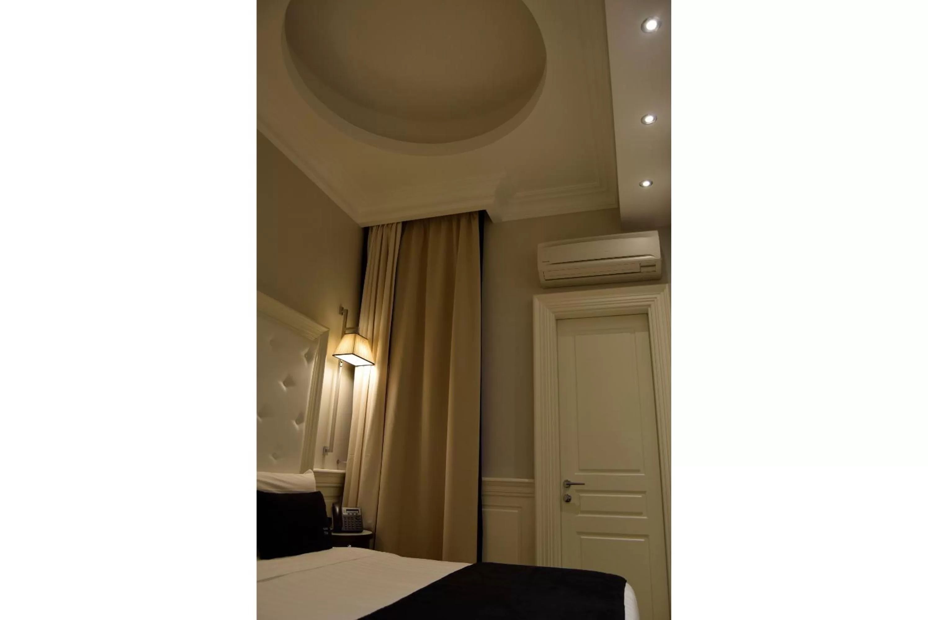 Photo of the whole room, Bed in Hotel Tito