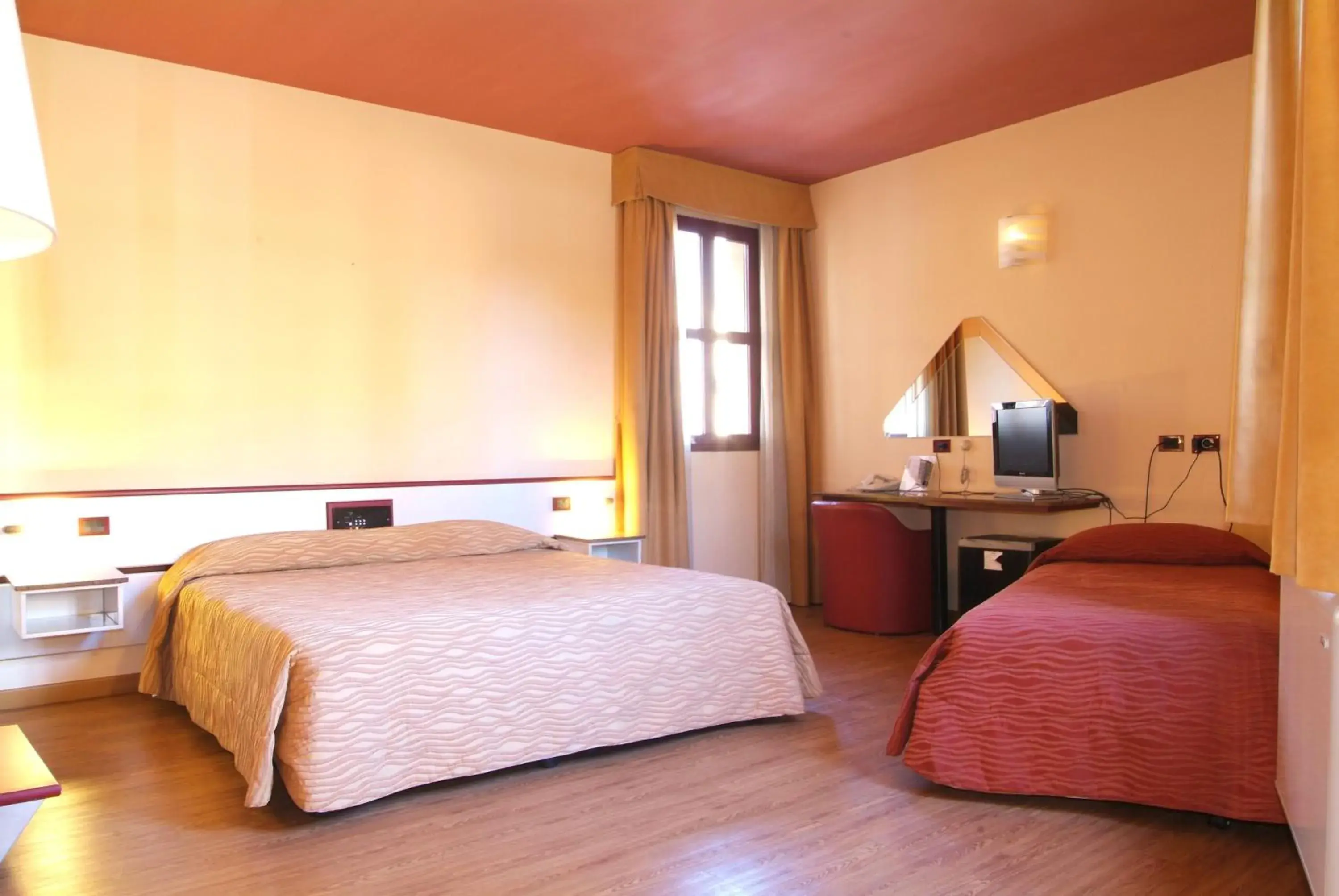 Triple Room in Hotel Maxim Triple Room in Hotel Maxim