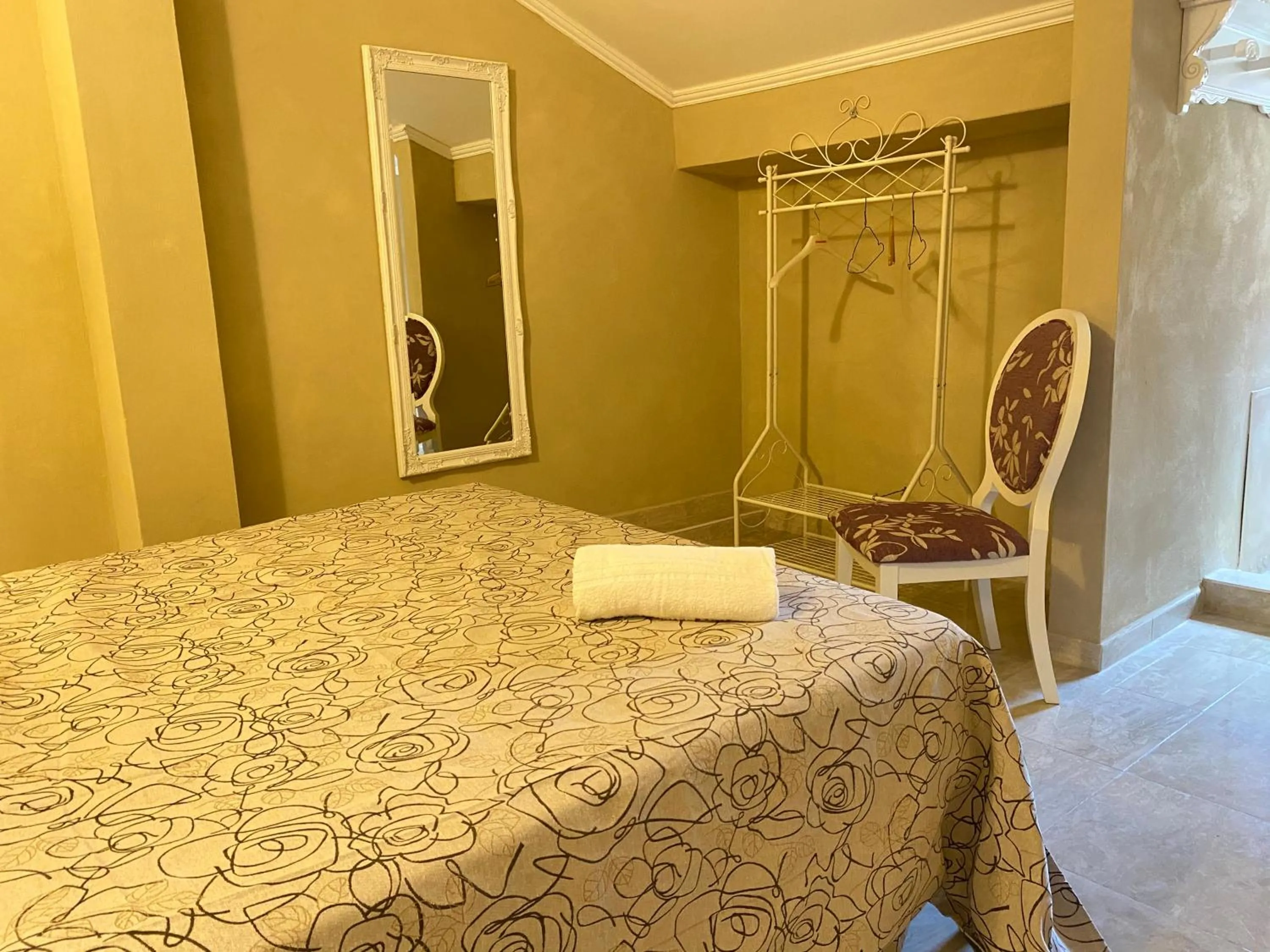 Photo of the whole room, Bed in Boutique Hotel Calais Milano