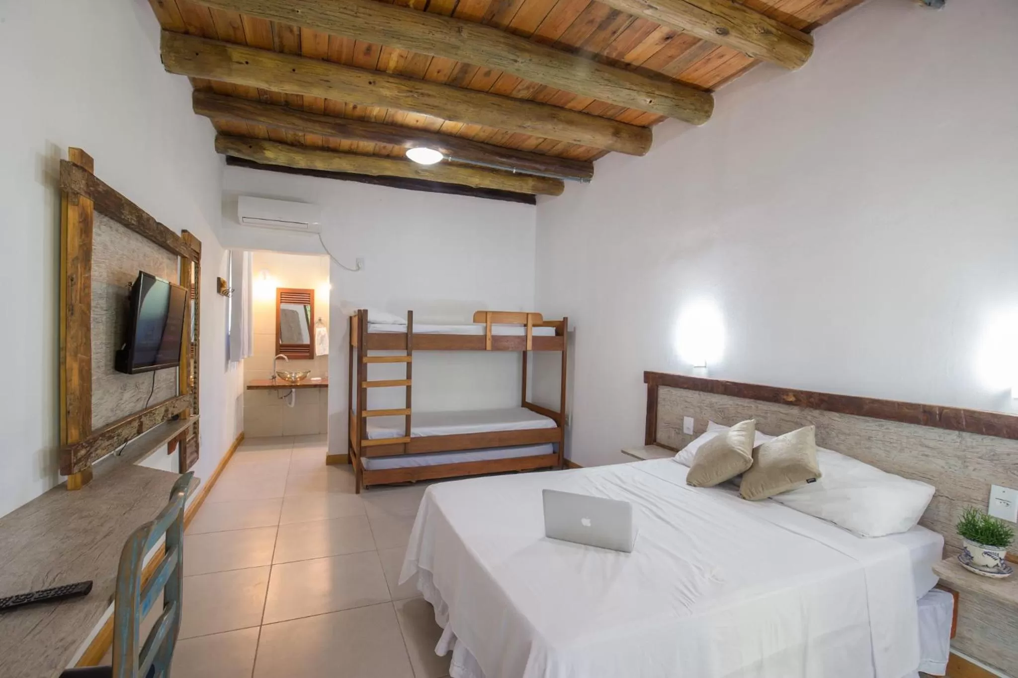 Bedroom, Bed in Hotel Chácara das Flores