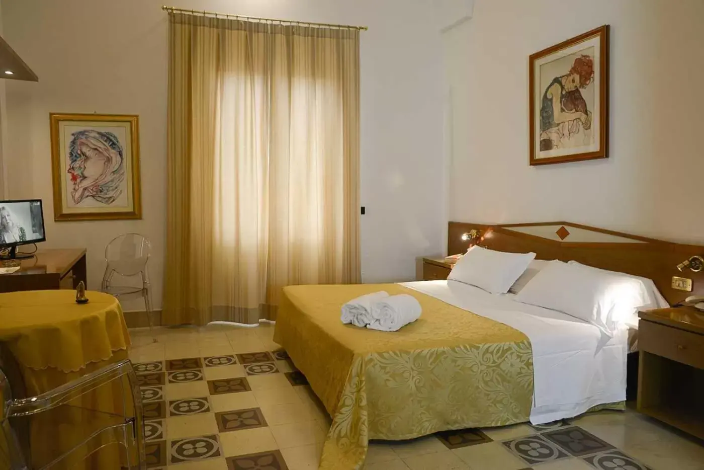 Double or Twin Room in Albergo Italia Double or Twin Room in Albergo Italia