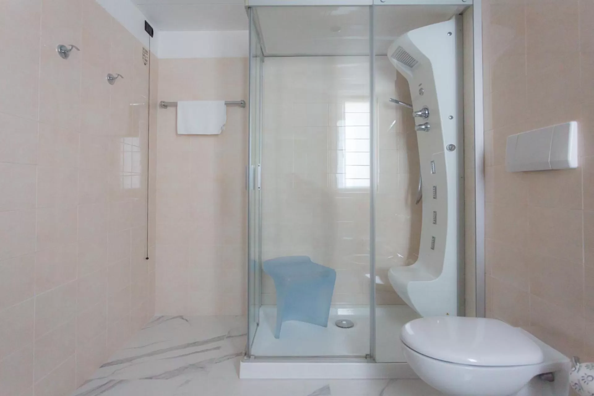 Bathroom in Raffaello Hotel & Mooka Restaurant