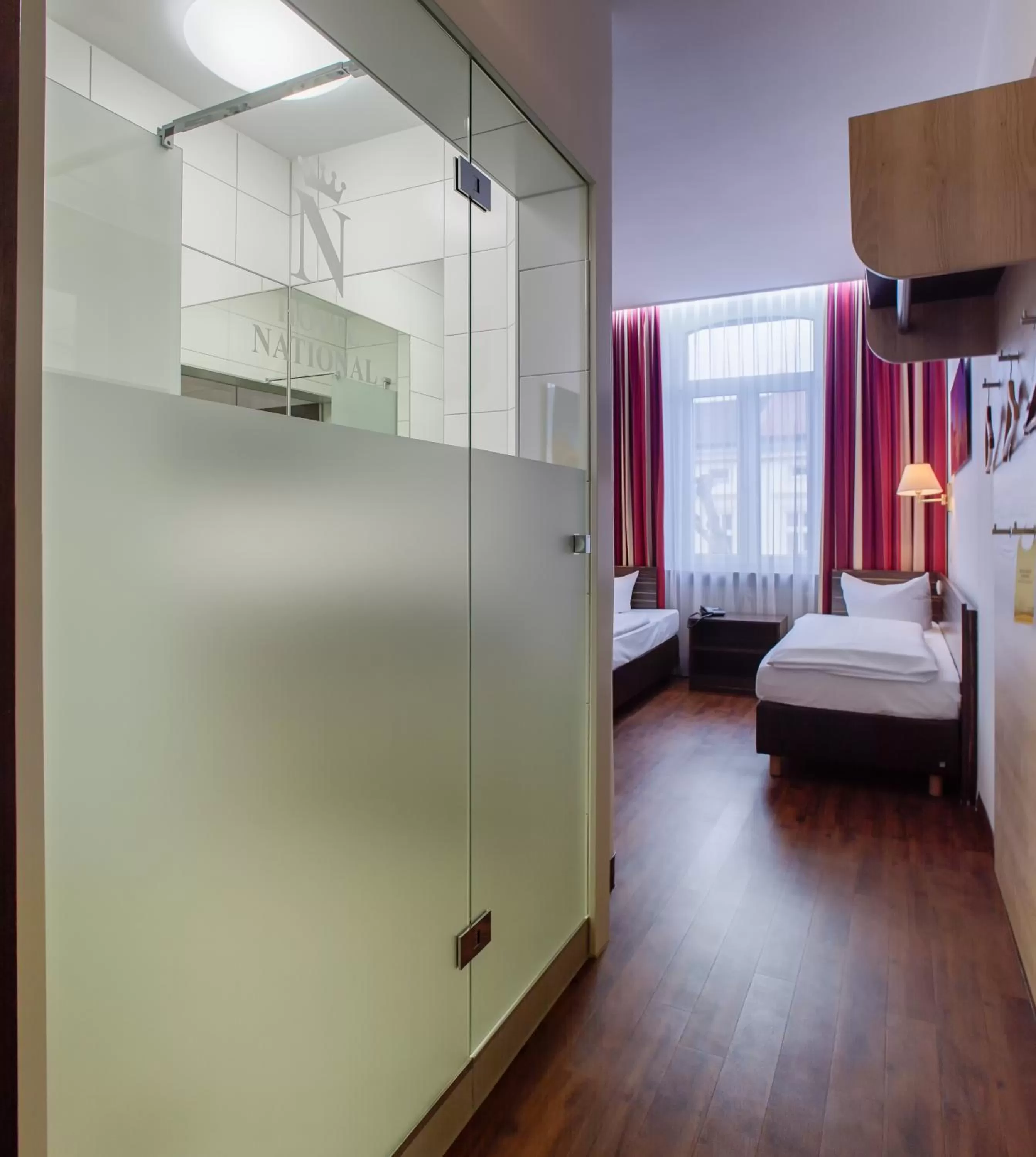 Photo of the whole room, Bed in Hotel National