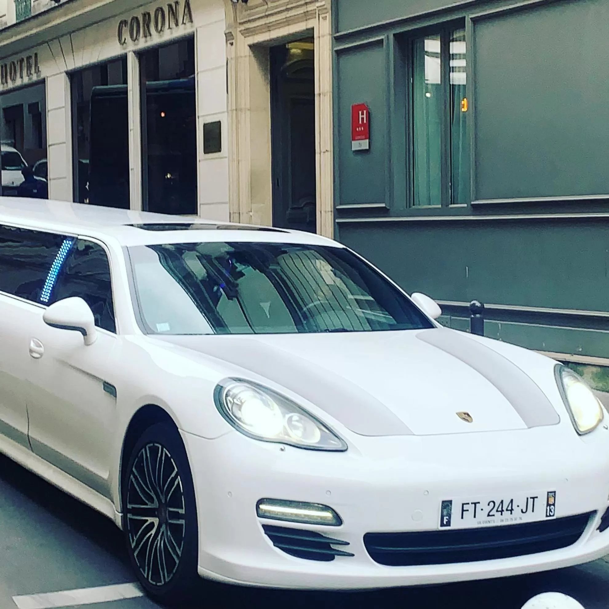 Property building in Hotel Corona -Rodier-